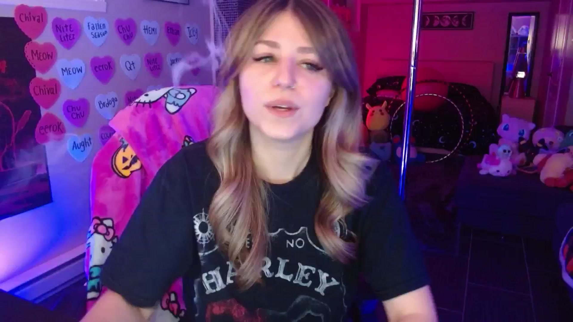 Gallery image thumbnail from Serafina's myfreecams stream on, 02/19/2026, 04:08 image 8 of 20