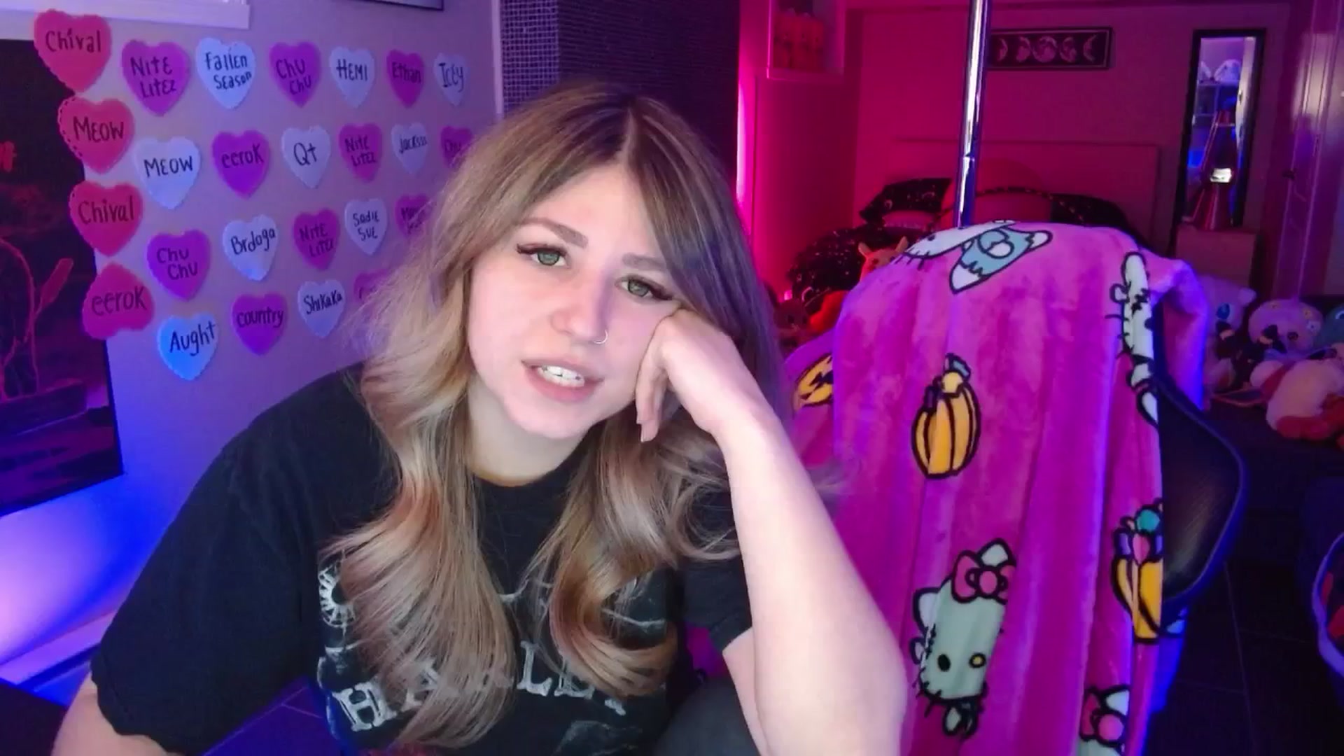 Gallery image thumbnail from Serafina's myfreecams stream on, 02/19/2026, 04:08 image 4 of 20