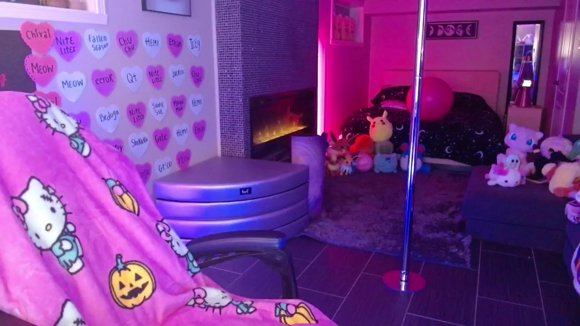 Gallery image thumbnail from Serafina's myfreecams stream on, 02/27/2026, 06:00 image 6 of 20