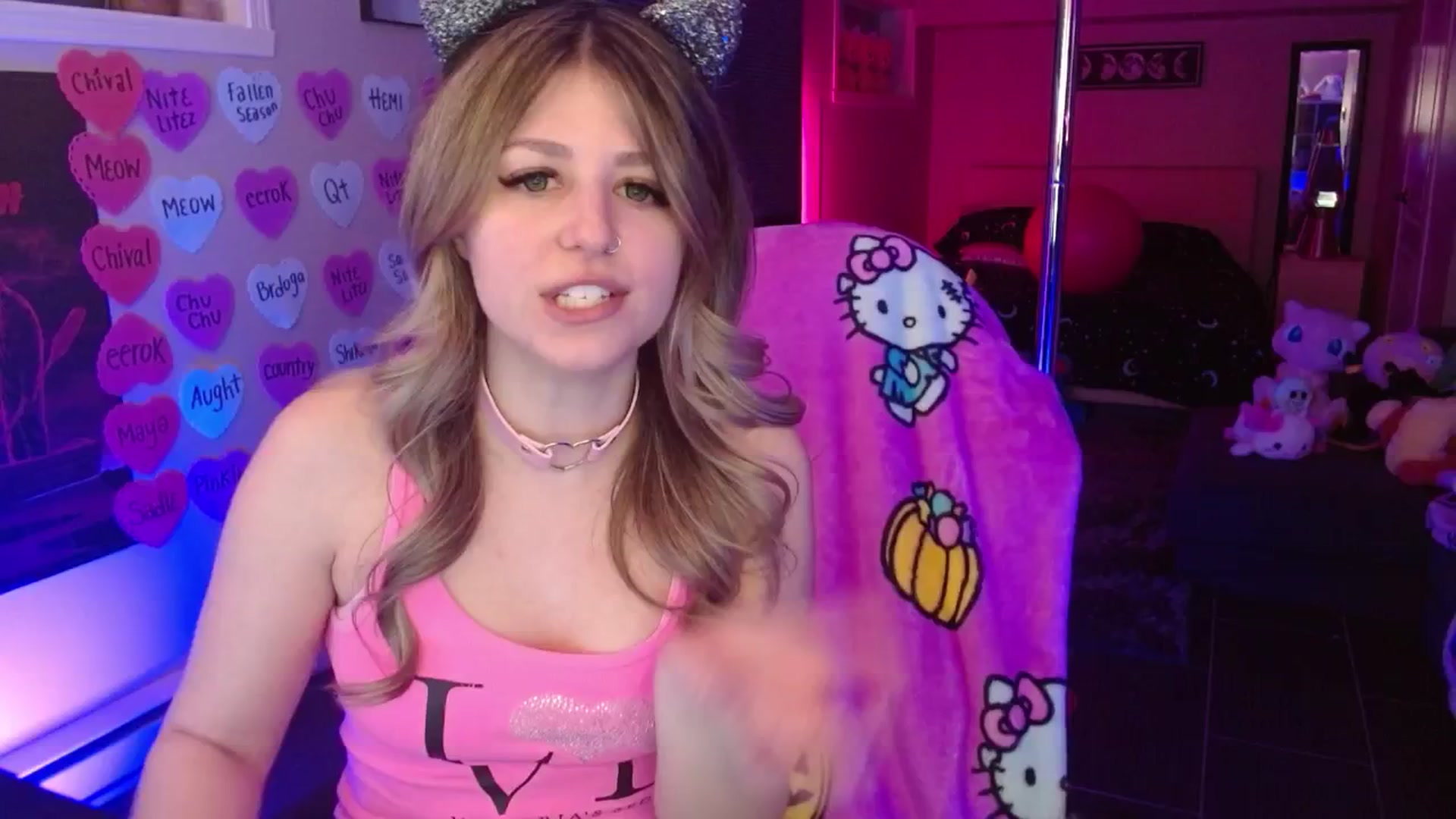 Gallery image thumbnail from Serafina's myfreecams stream on, 02/27/2026, 06:00 image 16 of 20