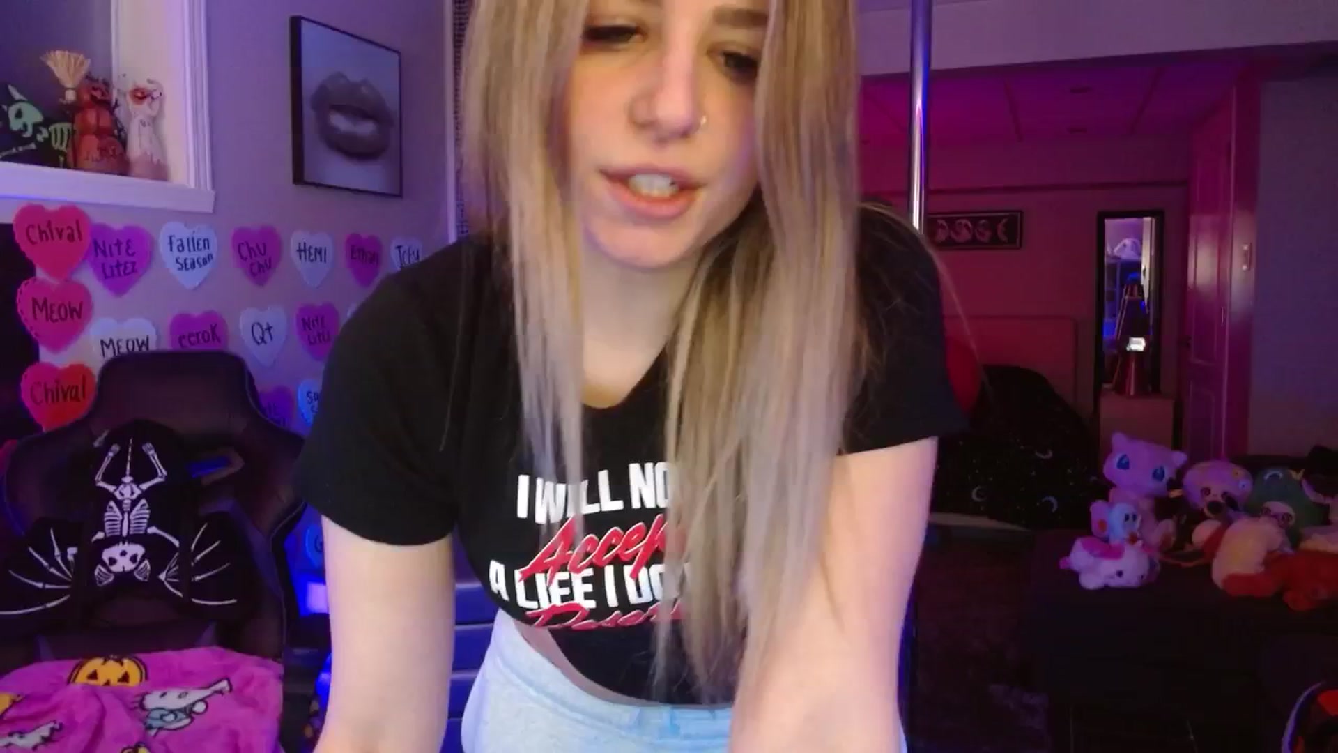Gallery image thumbnail from Serafina's myfreecams stream on, 03/02/2026, 04:35 image 14 of 20