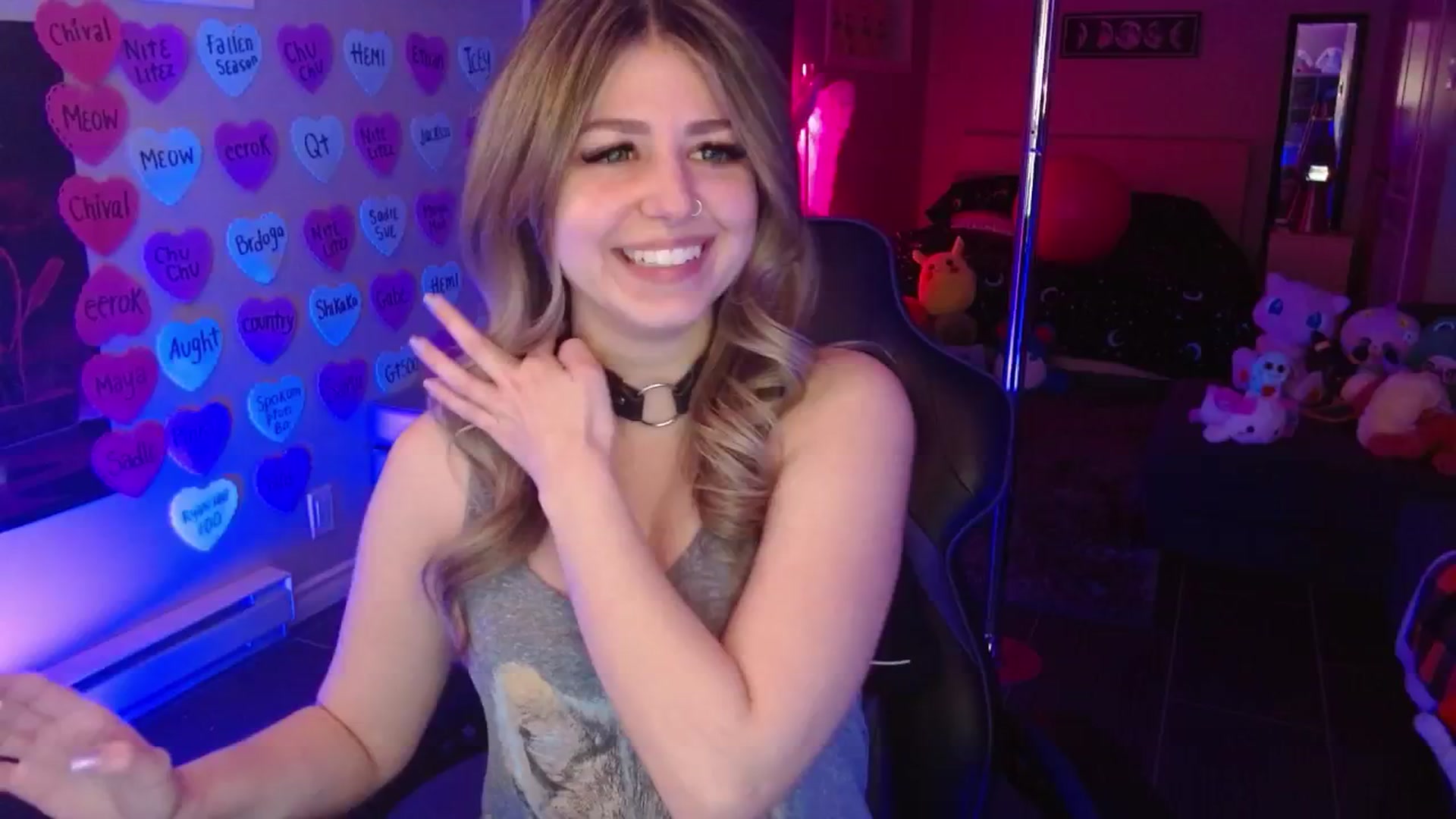 Gallery image thumbnail from Serafina's myfreecams stream on, 03/06/2026, 04:18 image 18 of 20