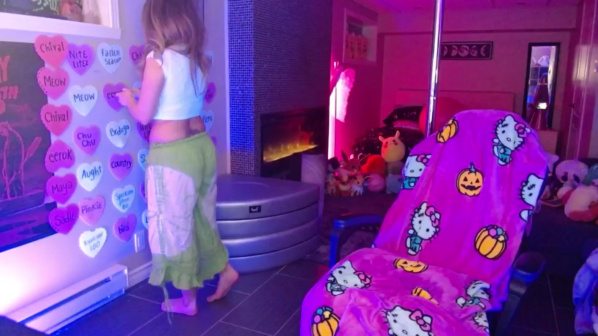 Gallery image thumbnail from Serafina's myfreecams stream on, 03/08/2026, 04:46 image 9 of 20