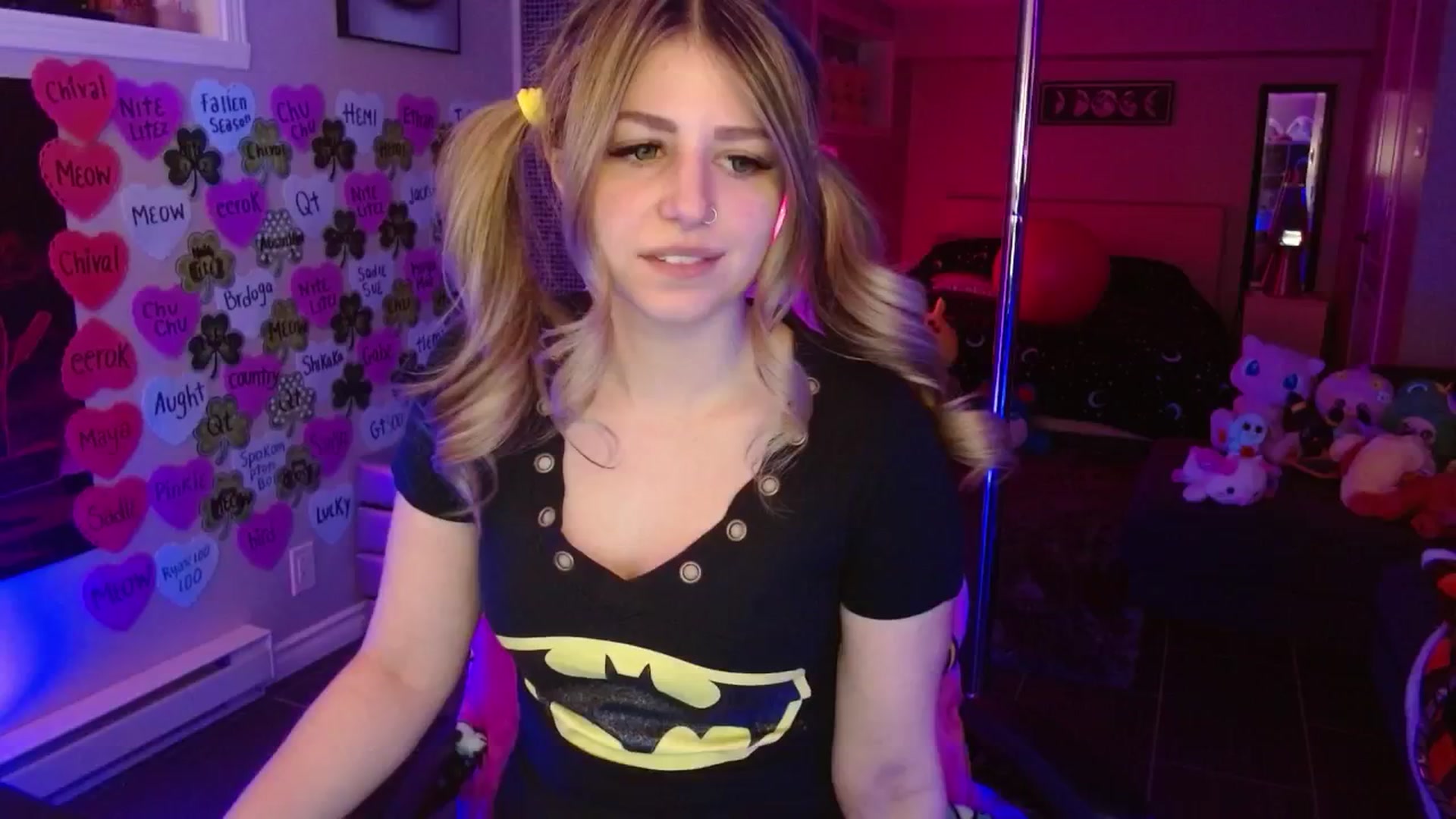 Gallery image thumbnail from Serafina's myfreecams stream on, 03/12/2026, 03:53 image 7 of 20