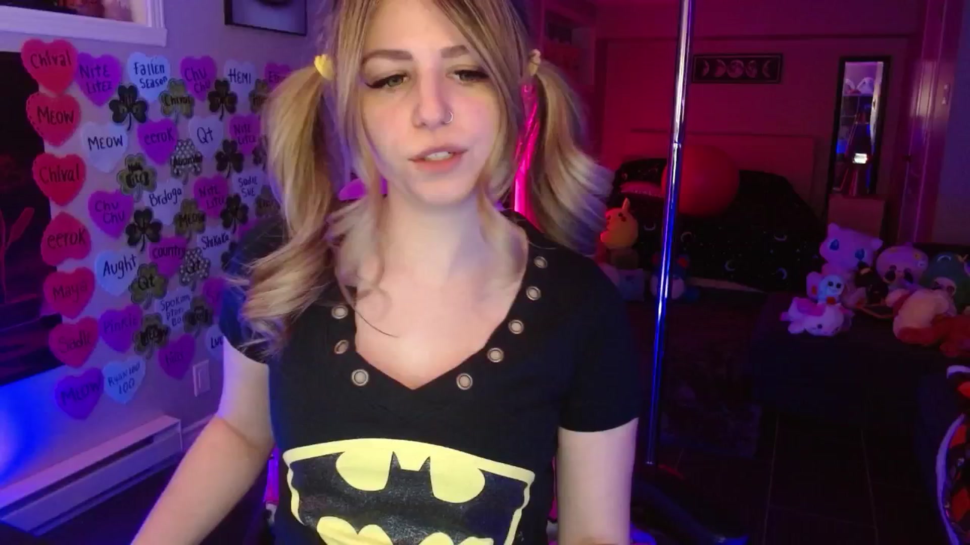 Gallery image thumbnail from Serafina's myfreecams stream on, 03/12/2026, 03:53 image 9 of 20