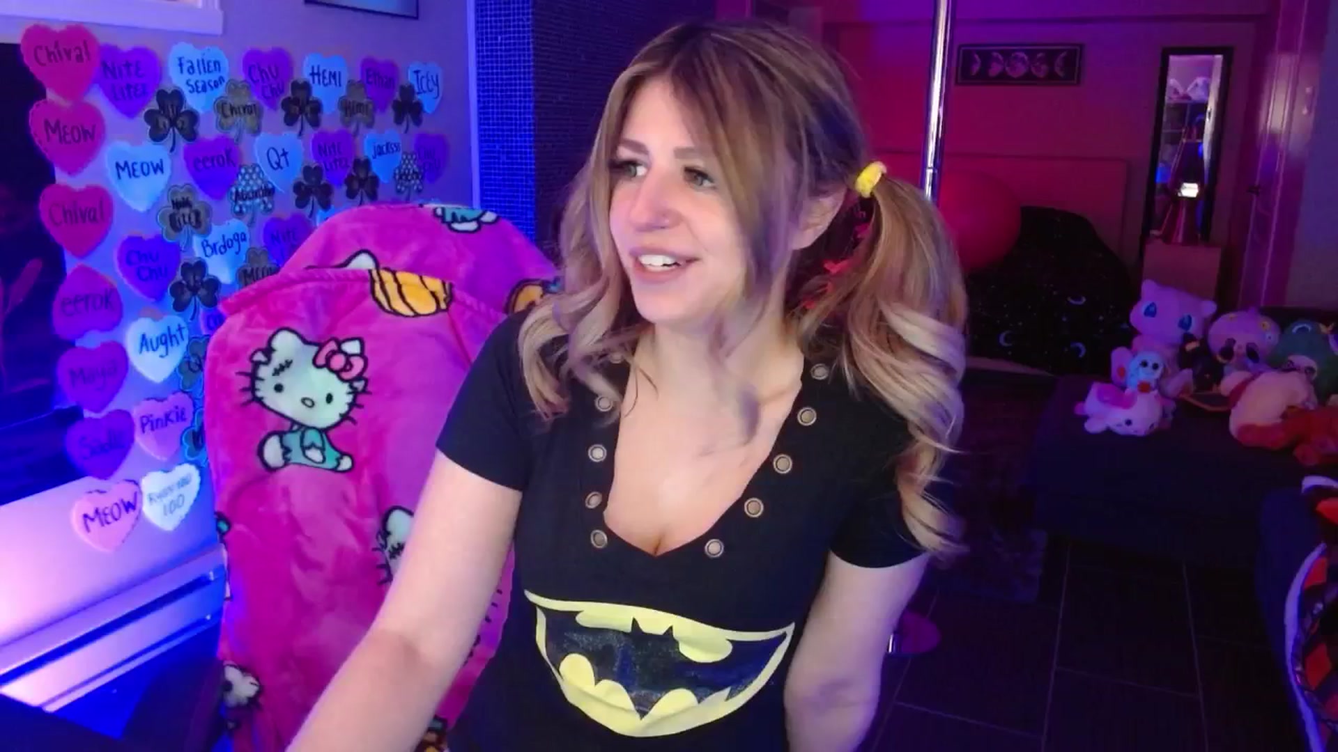 Gallery image thumbnail from Serafina's myfreecams stream on, 03/12/2026, 03:53 image 15 of 20