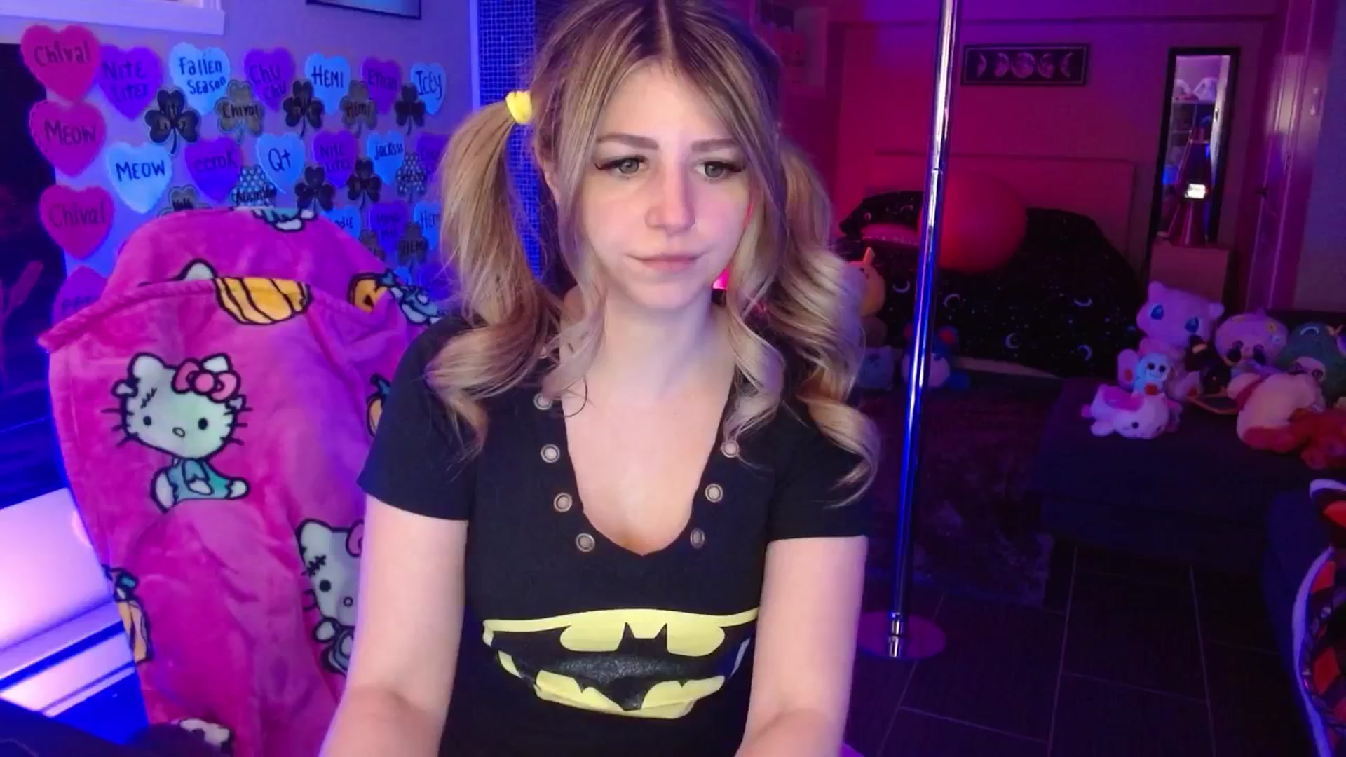 Gallery image thumbnail from Serafina's myfreecams stream on, 03/12/2026, 03:53 image 12 of 20