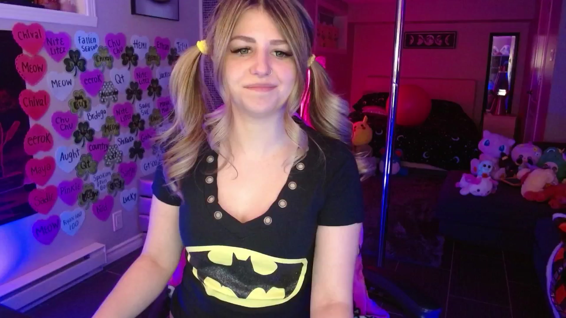 Gallery image thumbnail from Serafina's myfreecams stream on, 03/12/2026, 03:53 image 5 of 20