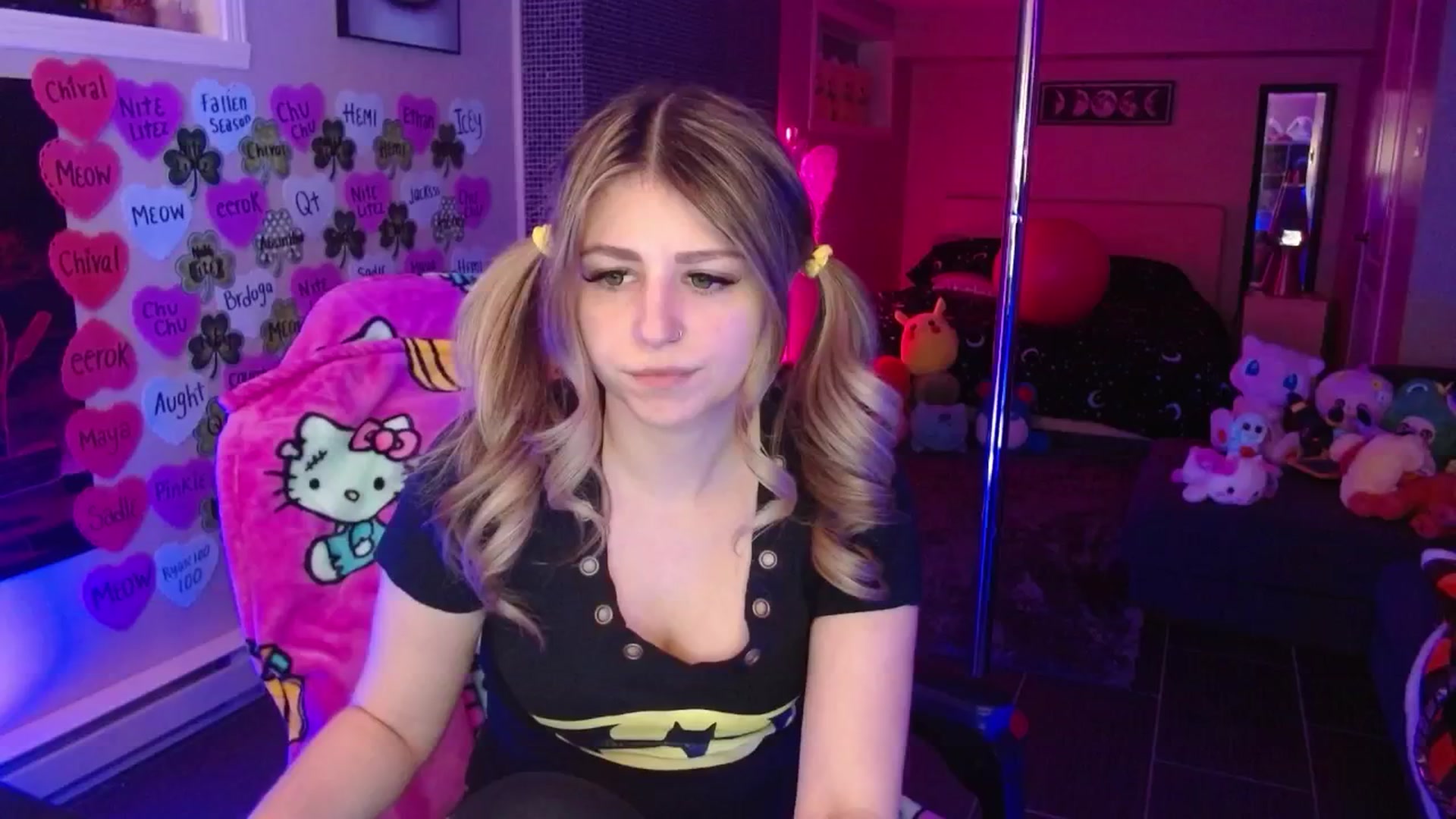 Gallery image thumbnail from Serafina's myfreecams stream on, 03/12/2026, 03:53 image 2 of 20