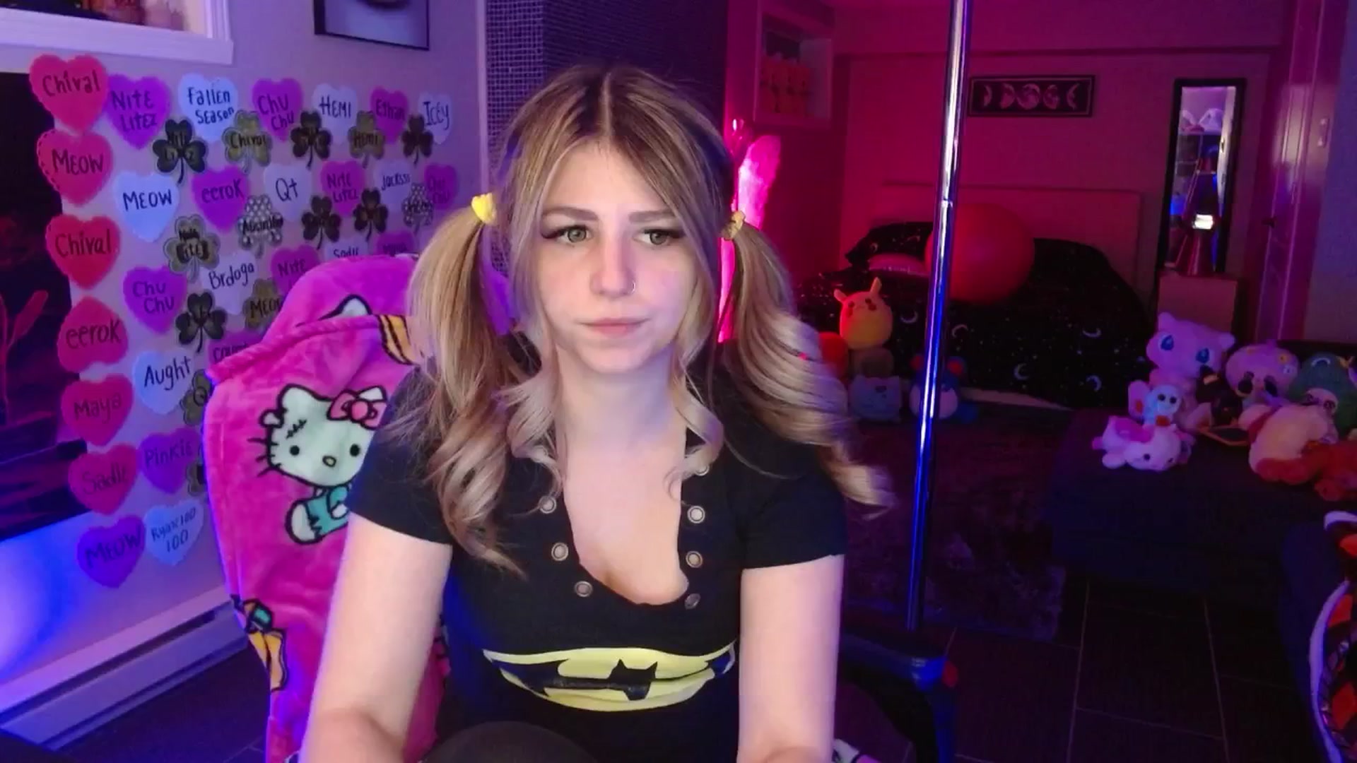 Gallery image thumbnail from Serafina's myfreecams stream on, 03/12/2026, 03:53 image 3 of 20