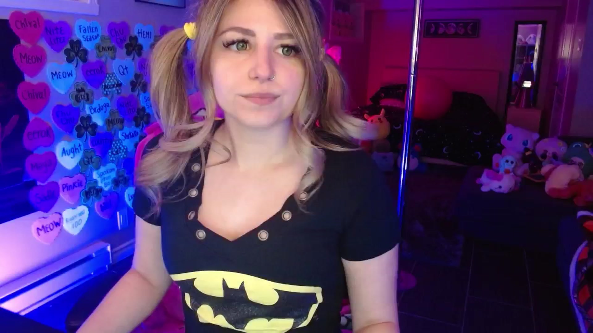 Gallery image thumbnail from Serafina's myfreecams stream on, 03/12/2026, 03:53 image 13 of 20