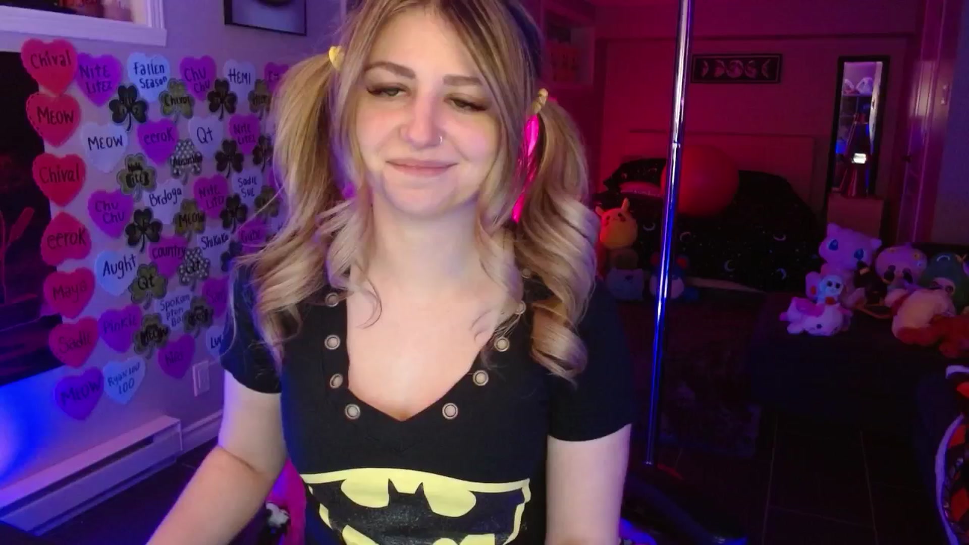 Gallery image thumbnail from Serafina's myfreecams stream on, 03/12/2026, 03:53 image 8 of 20