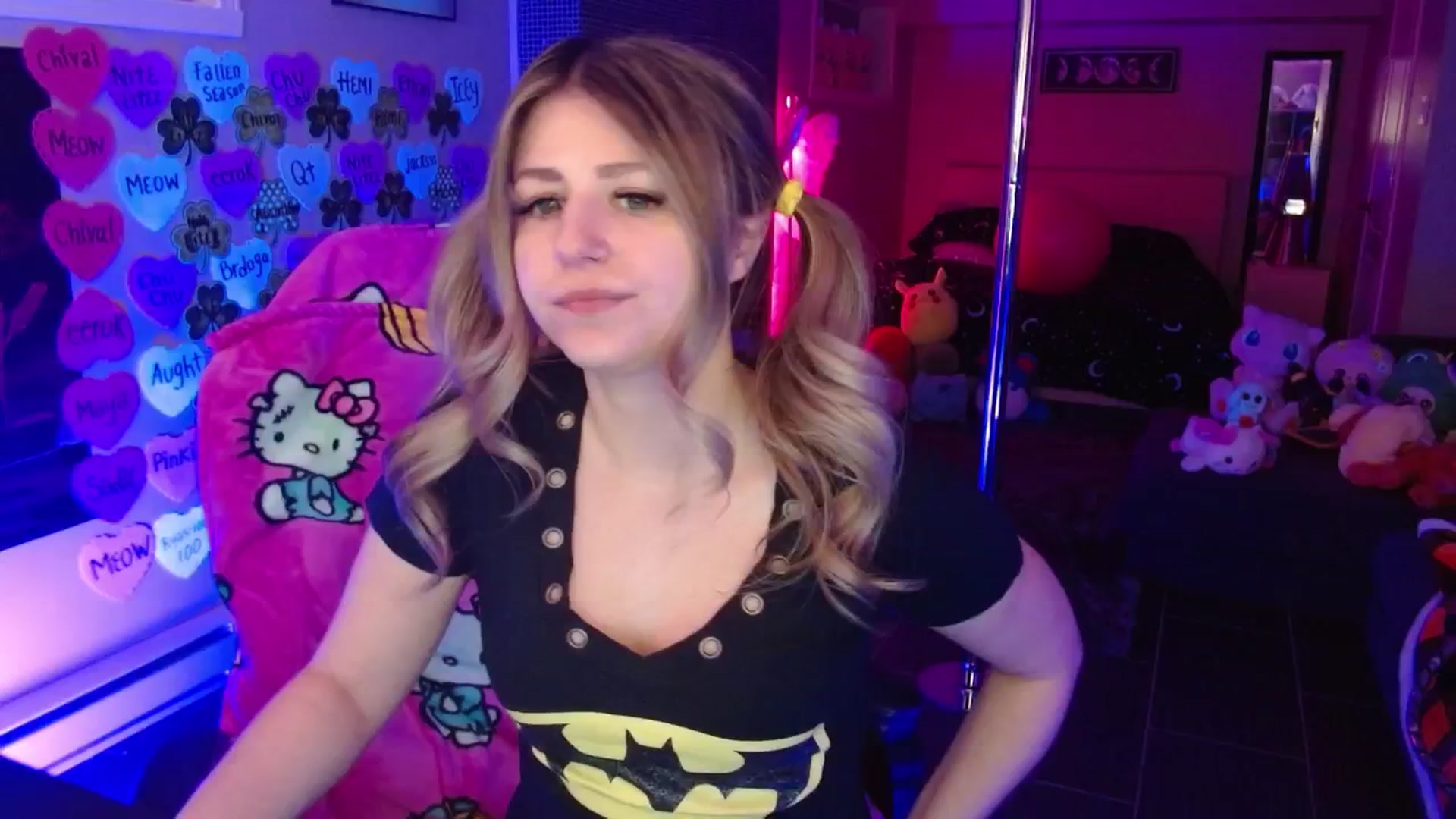 Gallery image thumbnail from Serafina's myfreecams stream on, 03/12/2026, 03:53 image 18 of 20