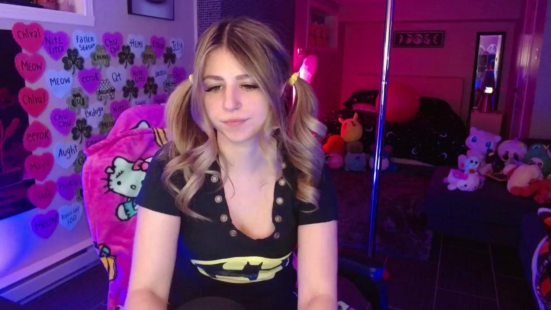 Gallery image thumbnail from Serafina's myfreecams stream on, 03/12/2026, 03:53 image 1 of 20