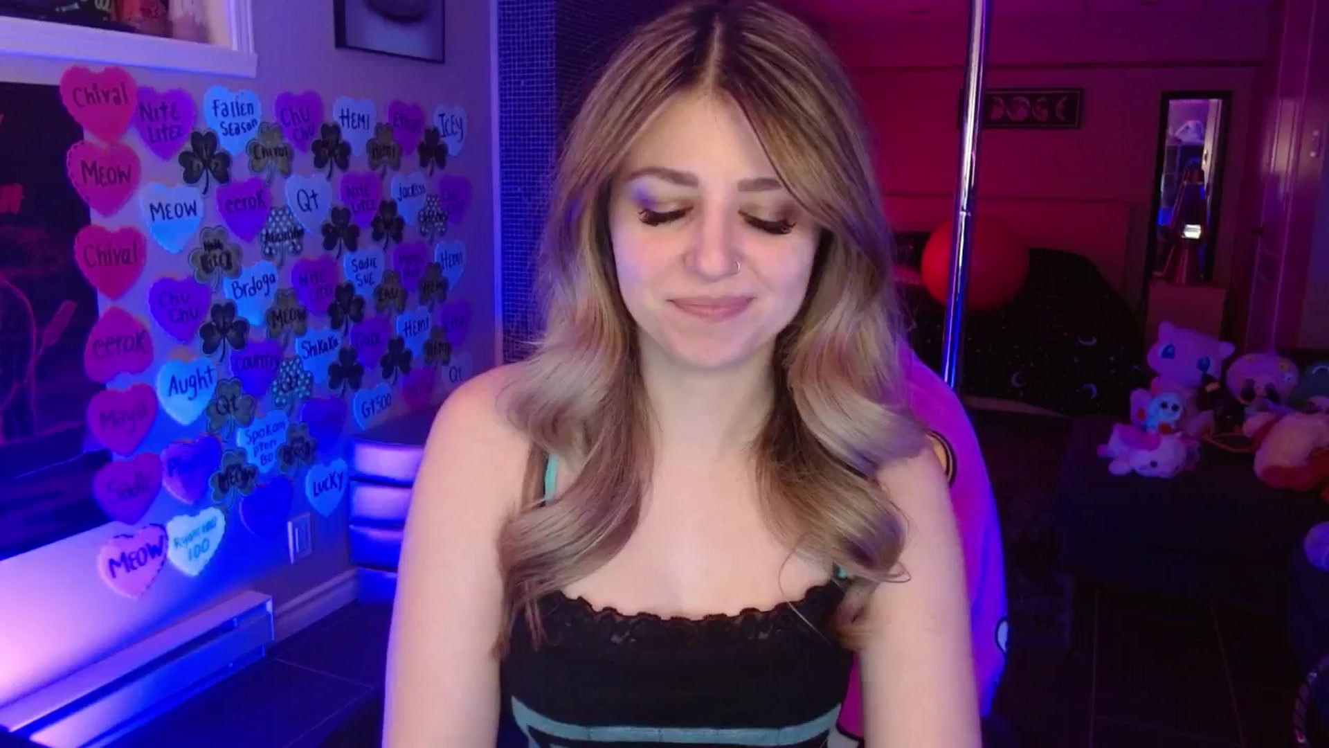 Gallery image thumbnail from Serafina's myfreecams stream on, 03/13/2026, 04:18 image 15 of 20