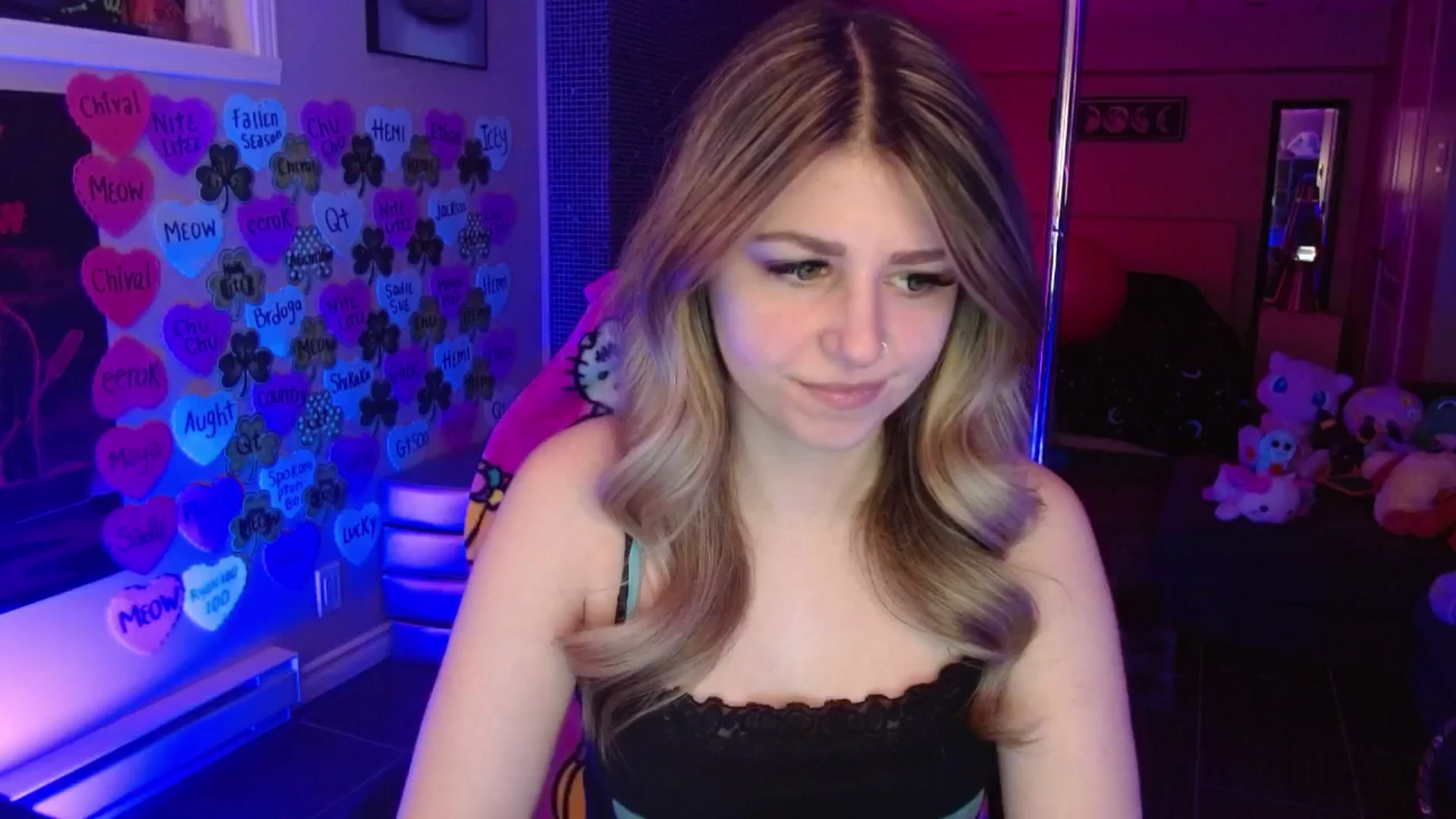 Gallery image thumbnail from Serafina's myfreecams stream on, 03/13/2026, 04:18 image 12 of 20