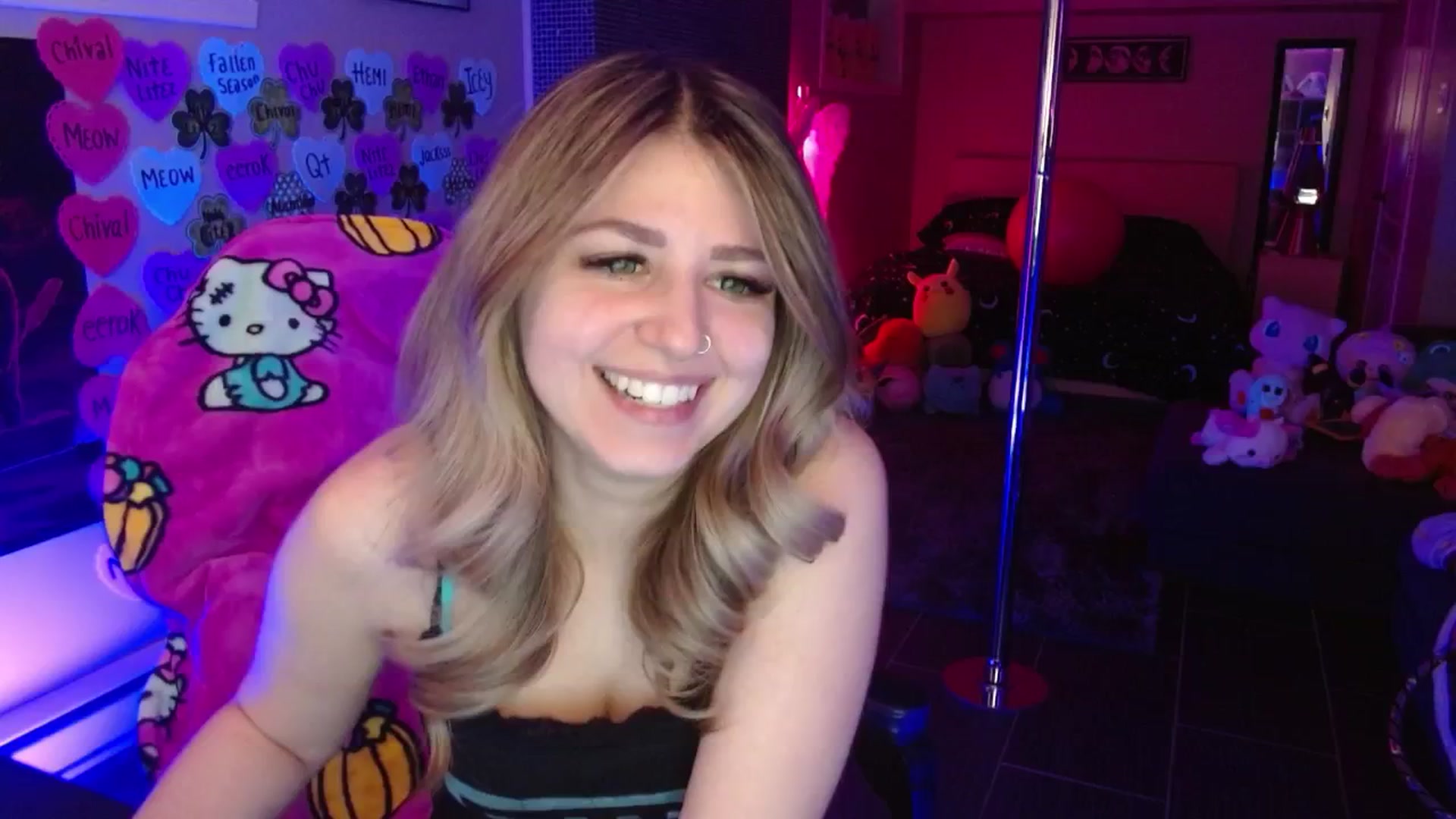 Gallery image thumbnail from Serafina's myfreecams stream on, 03/13/2026, 04:18 image 3 of 20