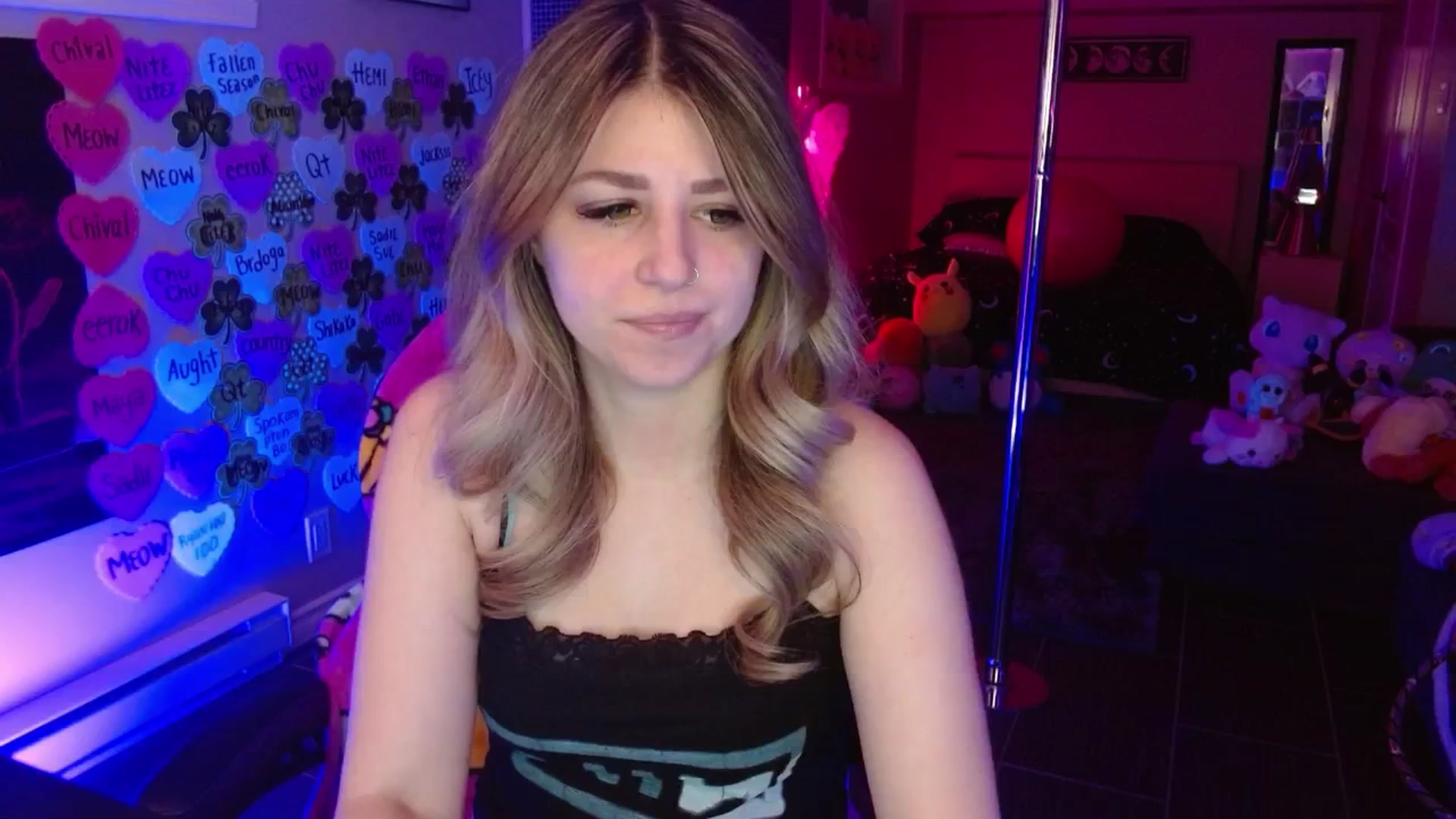 Gallery image thumbnail from Serafina's myfreecams stream on, 03/13/2026, 04:18 image 9 of 20