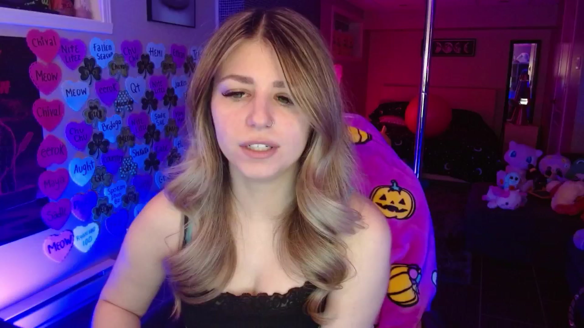 Gallery image thumbnail from Serafina's myfreecams stream on, 03/13/2026, 04:18 image 16 of 20