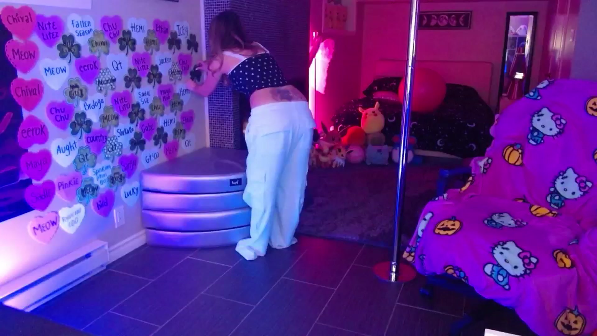 Gallery image thumbnail from Serafina's myfreecams stream on, 03/14/2026, 05:24 image 12 of 20