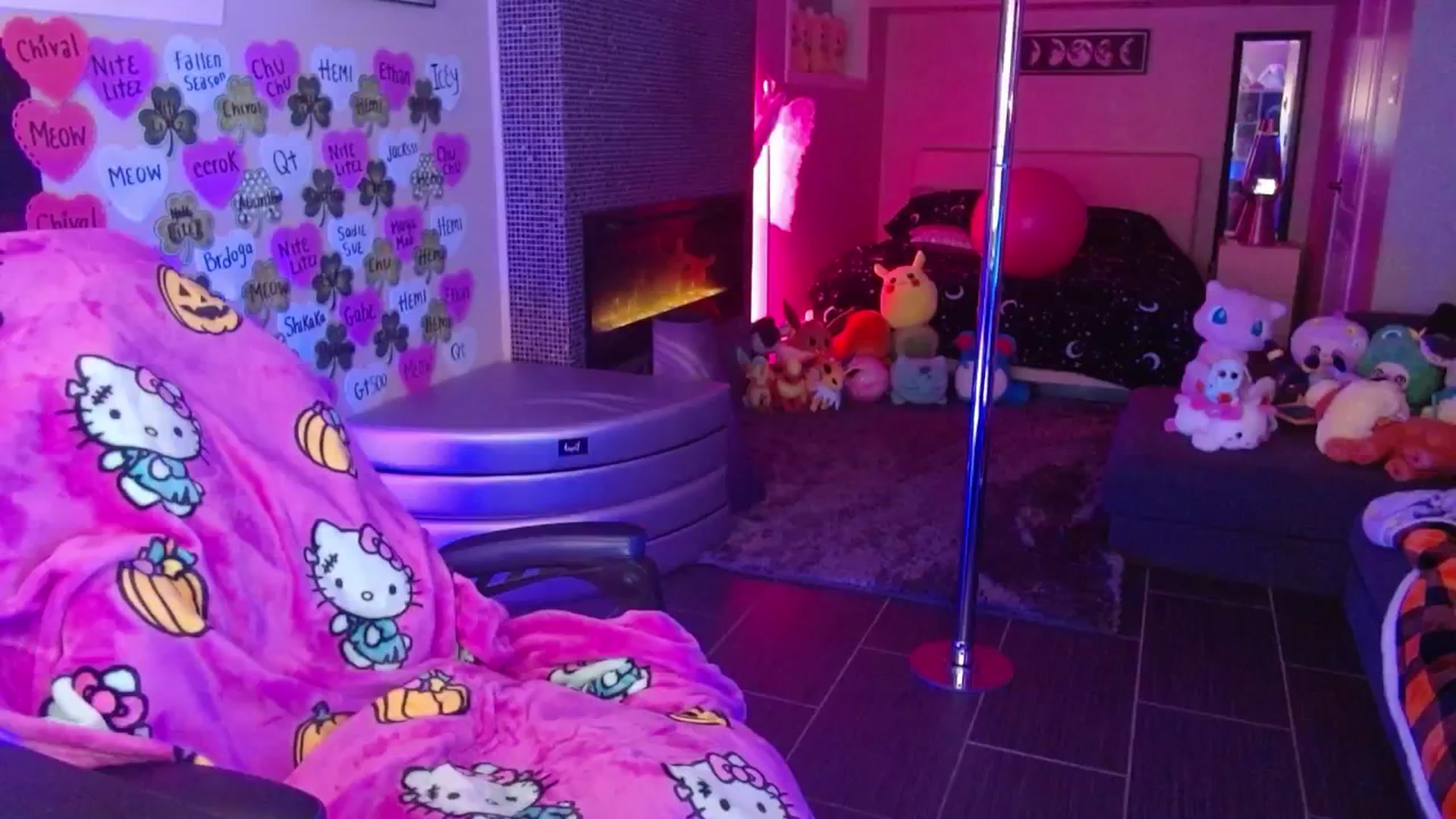 Gallery image thumbnail from Serafina's myfreecams stream on, 03/14/2026, 05:24 image 5 of 20
