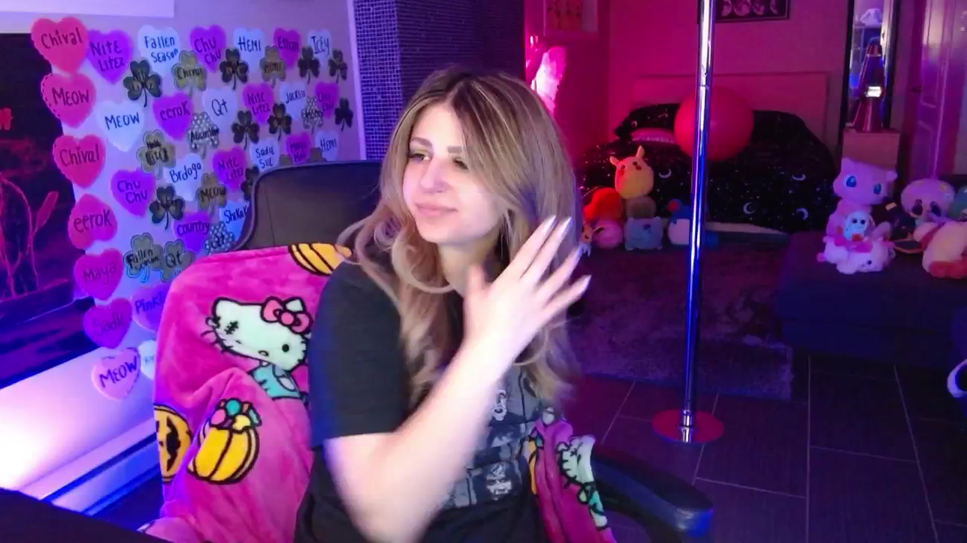 Gallery image thumbnail from Serafina's myfreecams stream on, 03/16/2026, 06:49 image 17 of 20