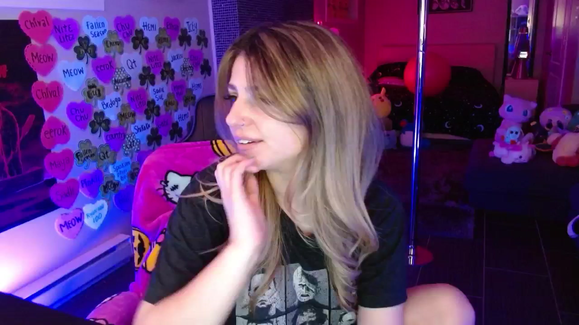 Gallery image thumbnail from Serafina's myfreecams stream on, 03/16/2026, 06:49 image 18 of 20