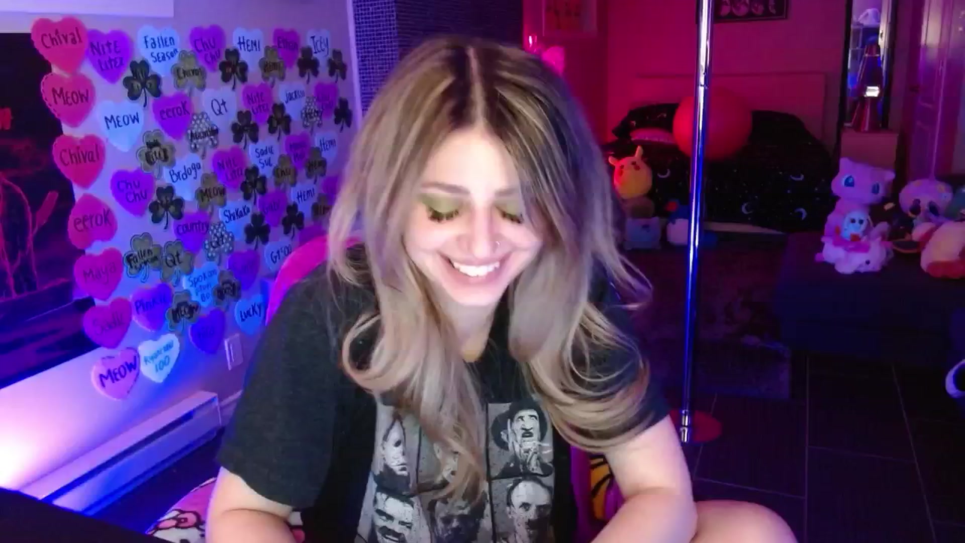 Gallery image thumbnail from Serafina's myfreecams stream on, 03/16/2026, 06:49 image 15 of 20