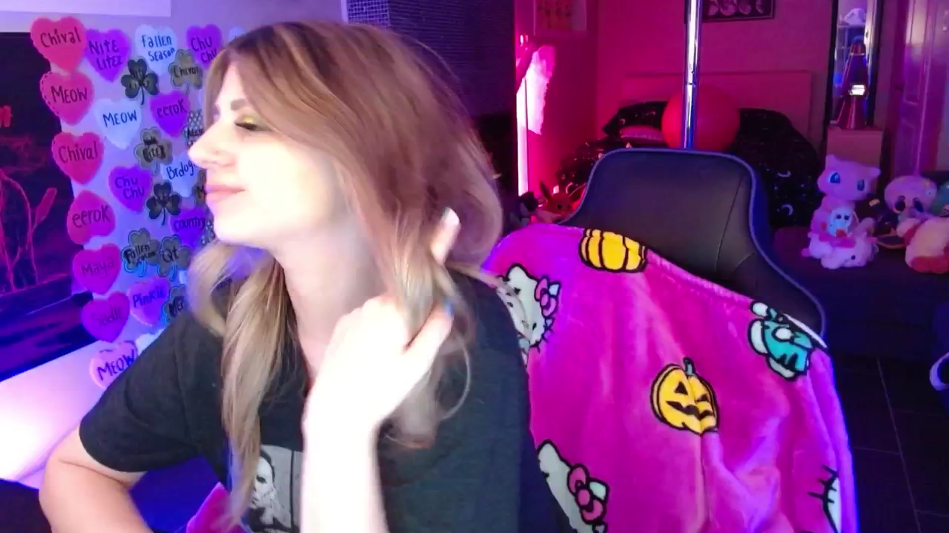 Gallery image thumbnail from Serafina's myfreecams stream on, 03/16/2026, 06:49 image 7 of 20