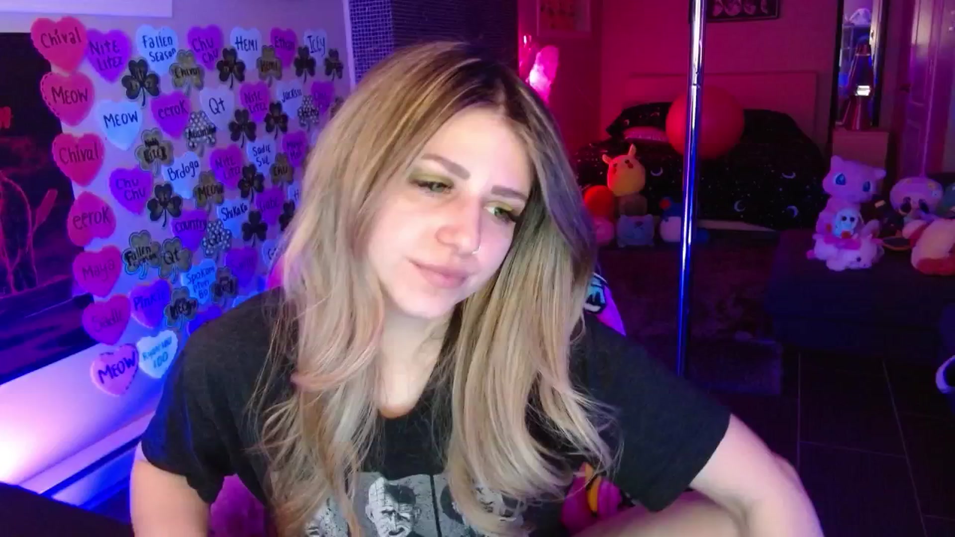 Gallery image thumbnail from Serafina's myfreecams stream on, 03/16/2026, 06:49 image 13 of 20
