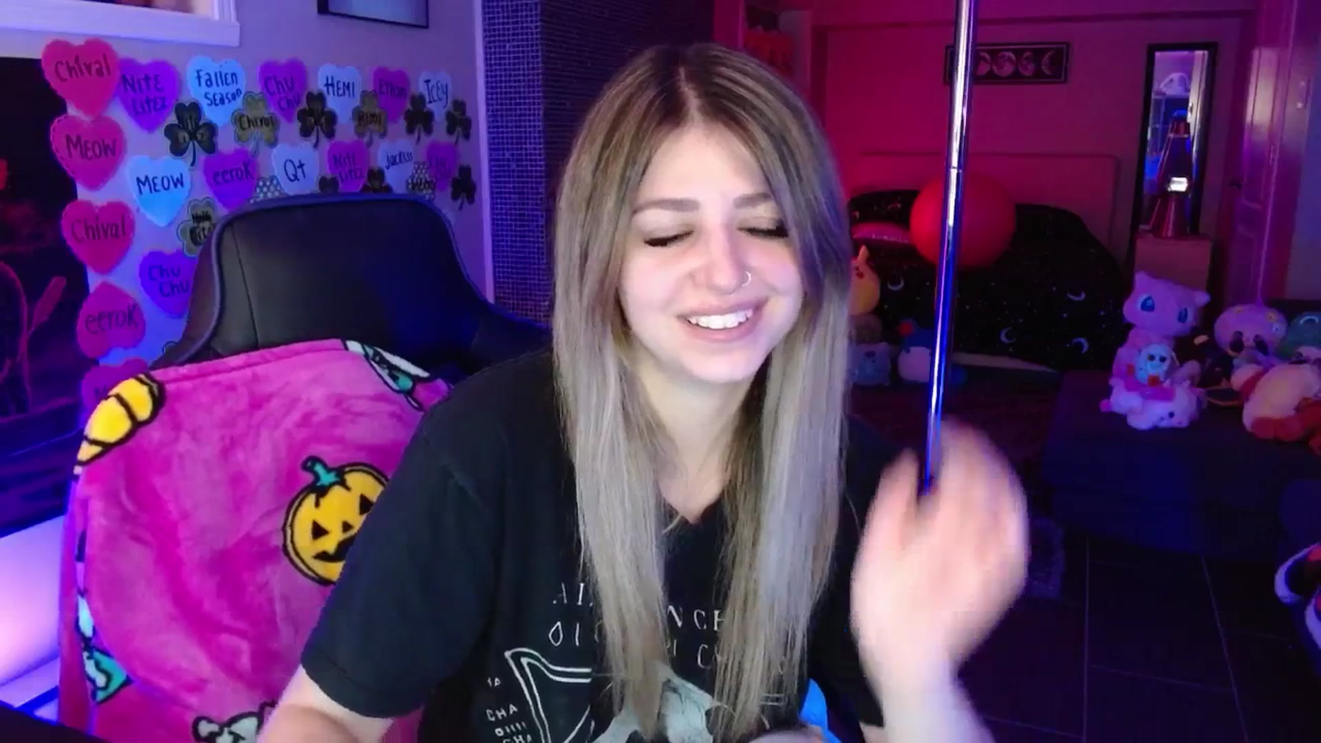 Gallery image thumbnail from Serafina's myfreecams stream on, 03/19/2026, 04:12 image 2 of 20