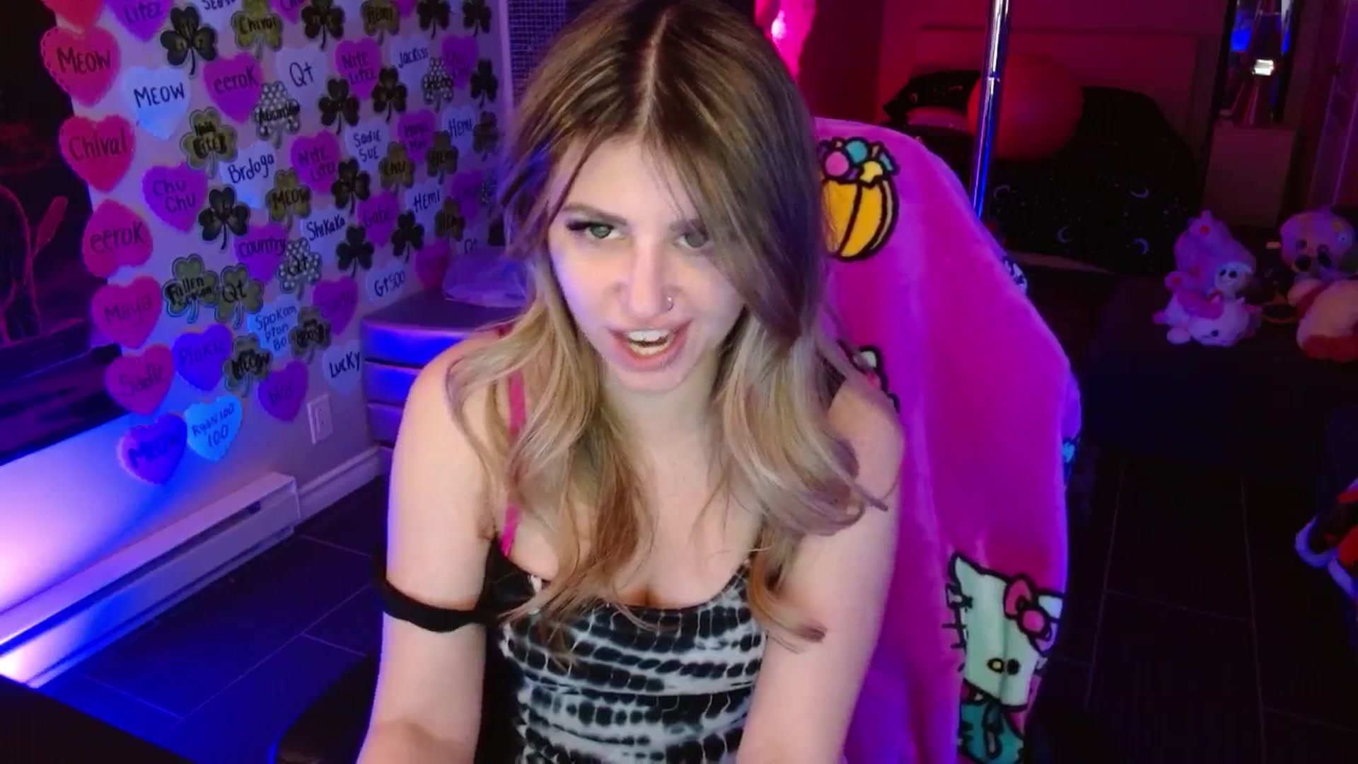 Gallery image thumbnail from Serafina's myfreecams stream on, 03/23/2026, 04:57 image 12 of 20