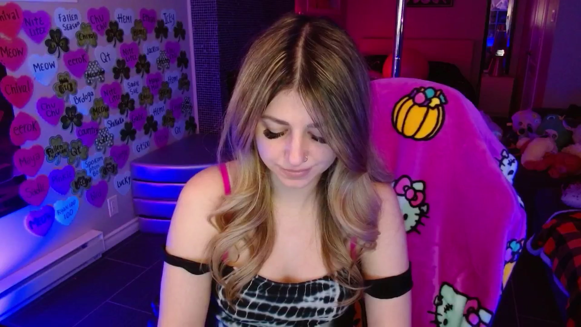 Gallery image thumbnail from Serafina's myfreecams stream on, 03/23/2026, 04:57 image 3 of 20