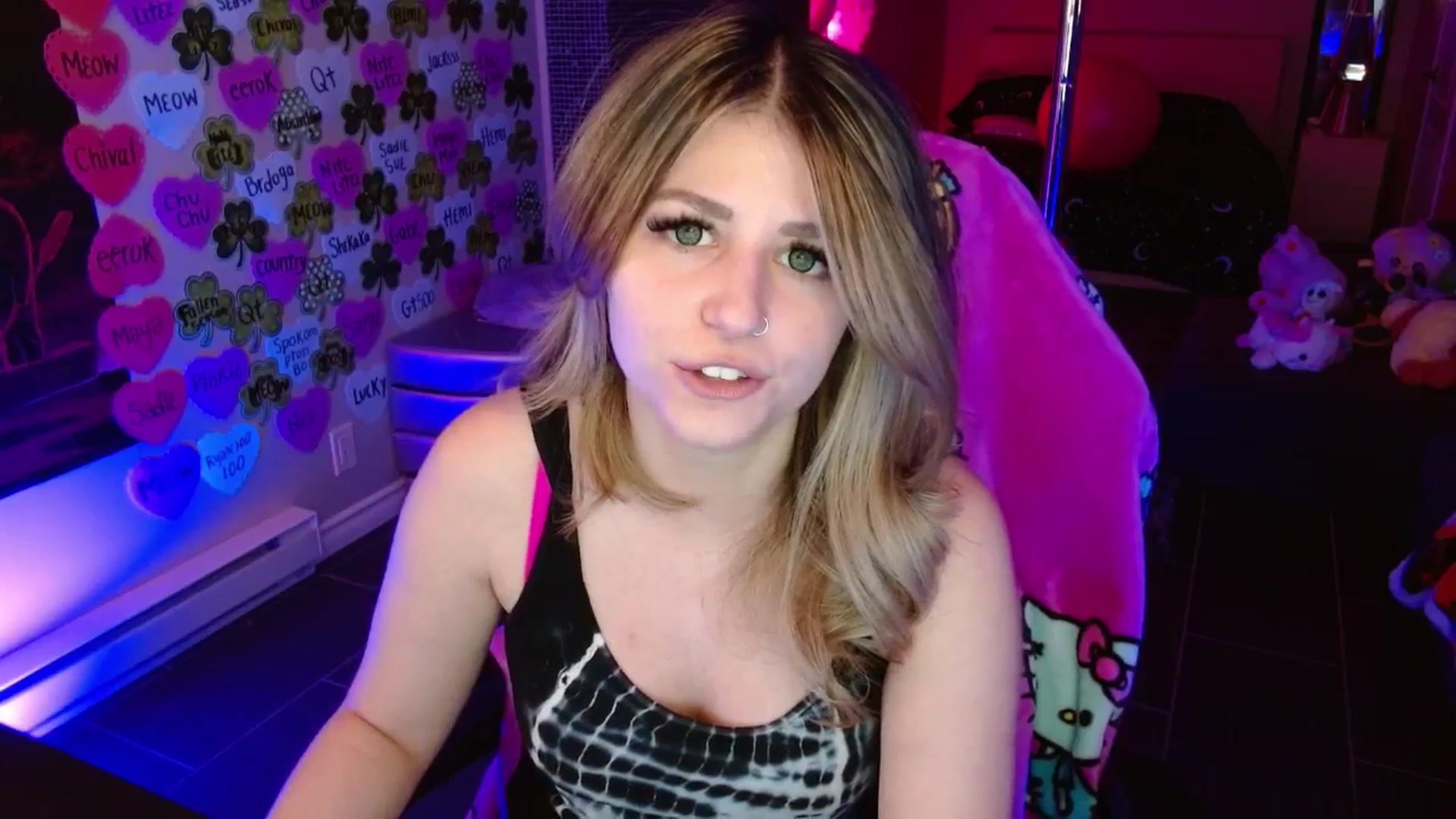 Gallery image thumbnail from Serafina's myfreecams stream on, 03/23/2026, 04:57 image 19 of 20