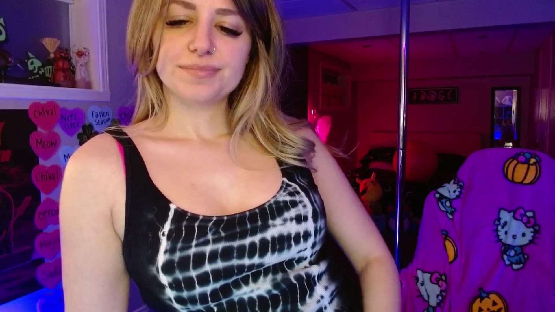 Gallery image thumbnail from Serafina's myfreecams stream on, 03/23/2026, 04:57 image 8 of 20
