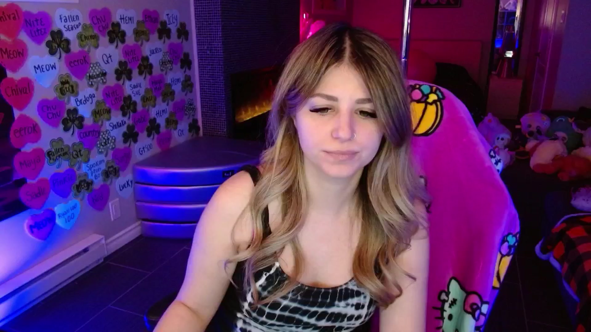 Gallery image thumbnail from Serafina's myfreecams stream on, 03/23/2026, 04:57 image 1 of 20