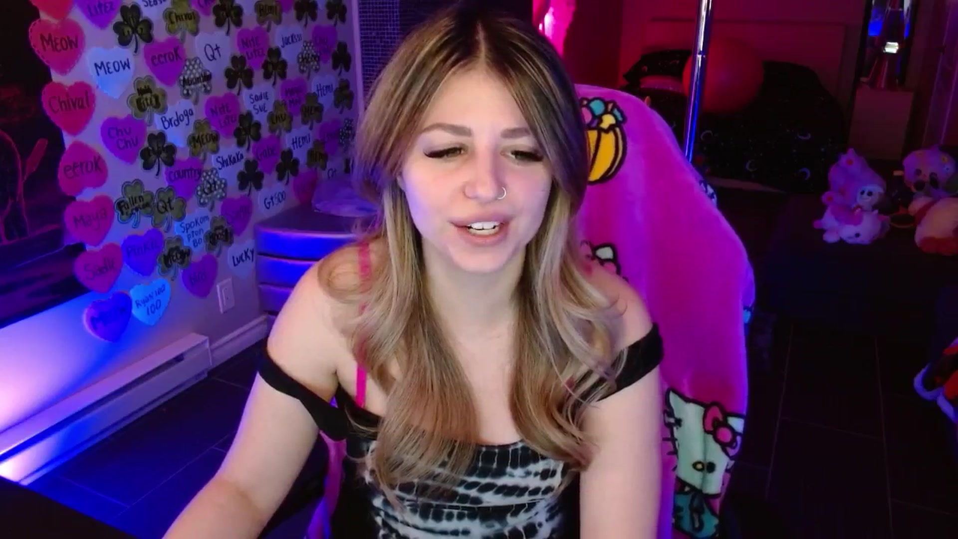 Gallery image thumbnail from Serafina's myfreecams stream on, 03/23/2026, 04:57 image 15 of 20