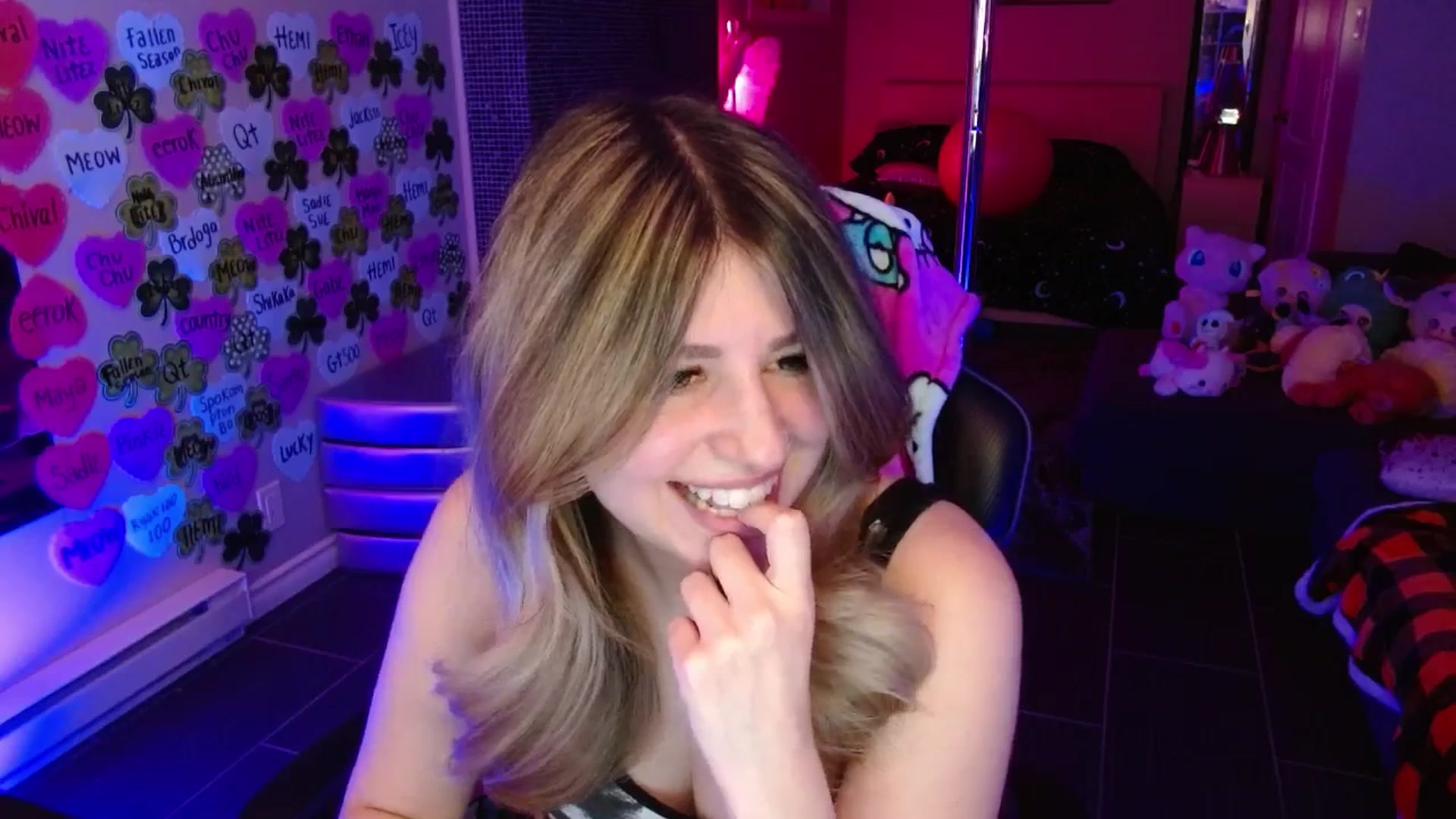 Gallery image thumbnail from Serafina's myfreecams stream on, 03/25/2026, 03:57 image 13 of 20