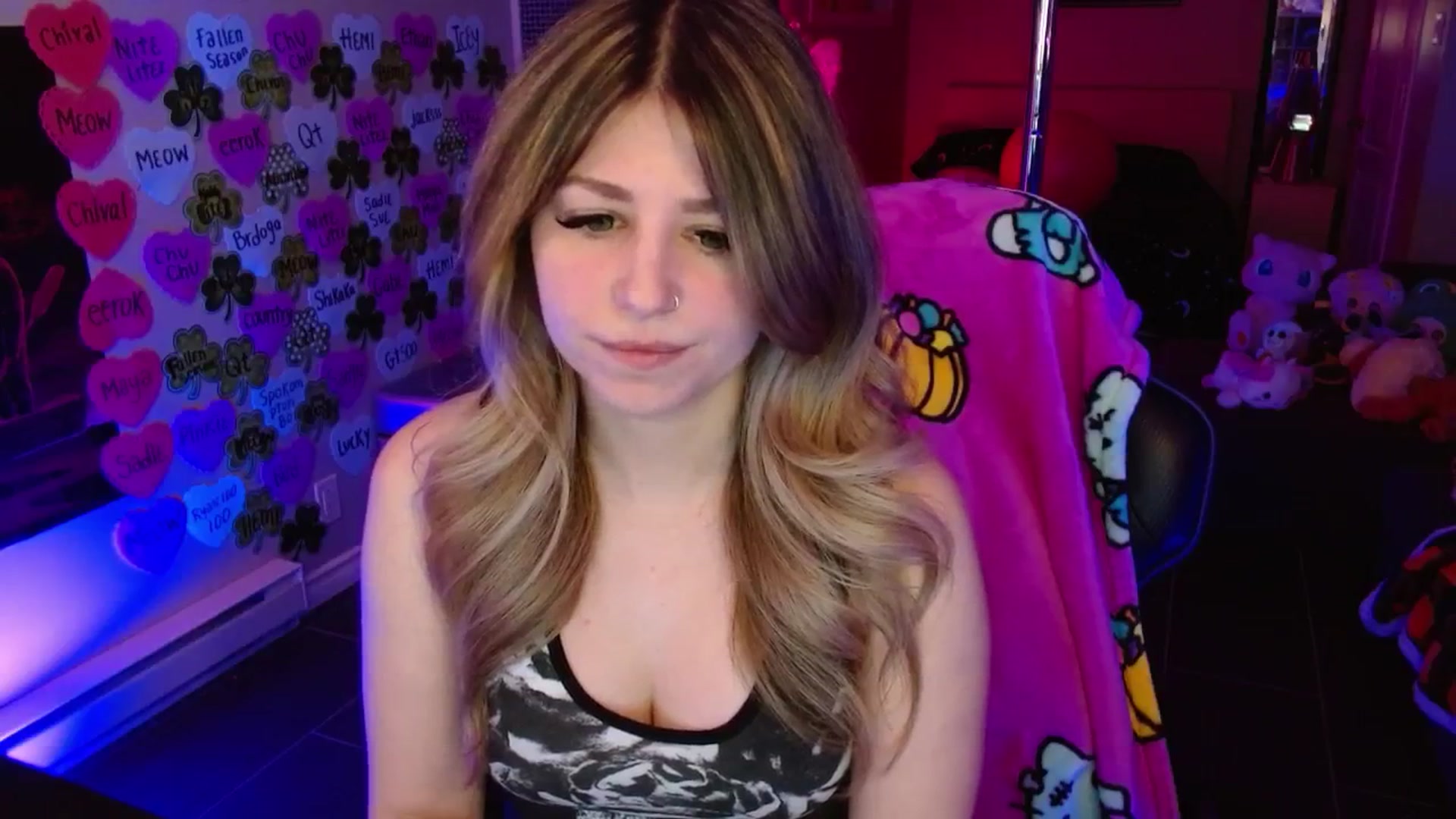 Gallery image thumbnail from Serafina's myfreecams stream on, 03/25/2026, 03:57 image 9 of 20