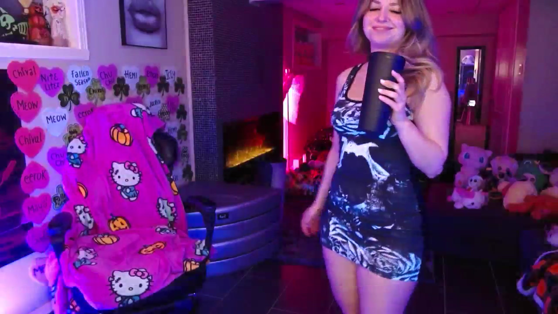 Gallery image thumbnail from Serafina's myfreecams stream on, 03/25/2026, 03:57 image 18 of 20