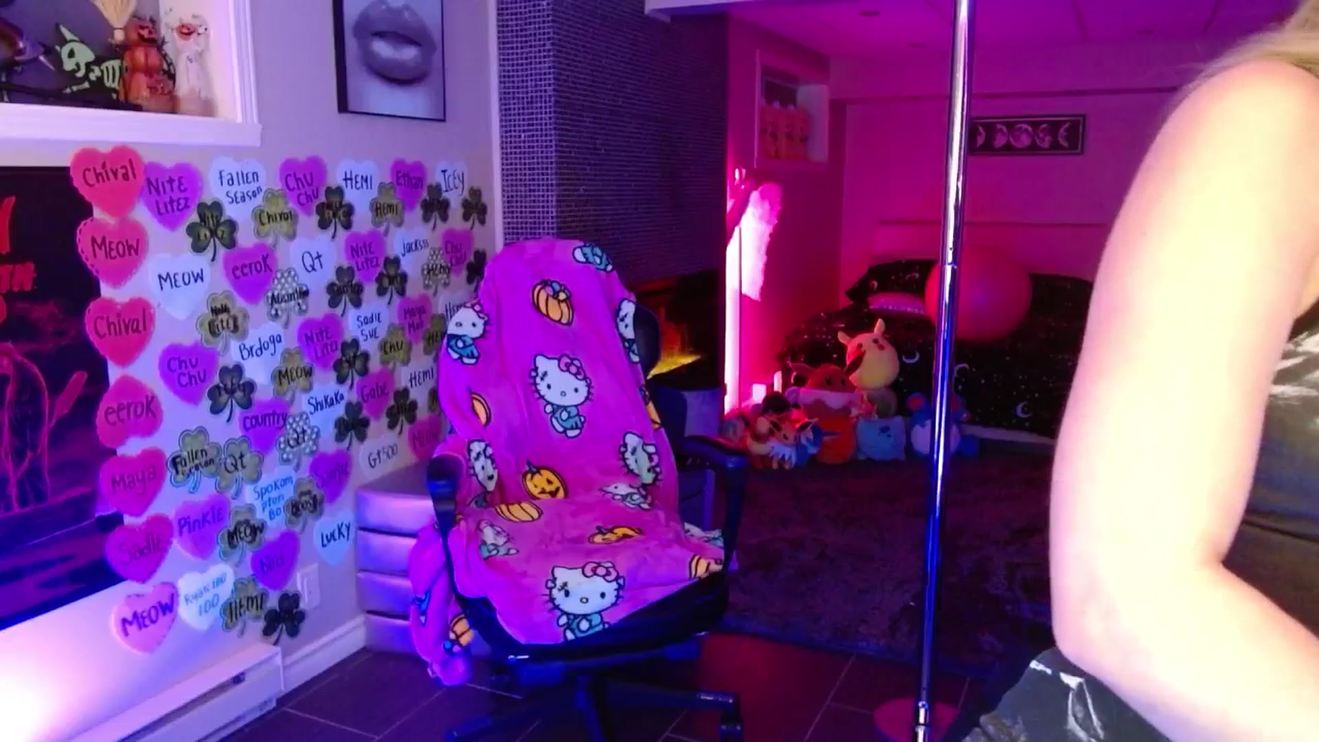 Gallery image thumbnail from Serafina's myfreecams stream on, 03/25/2026, 03:57 image 4 of 20