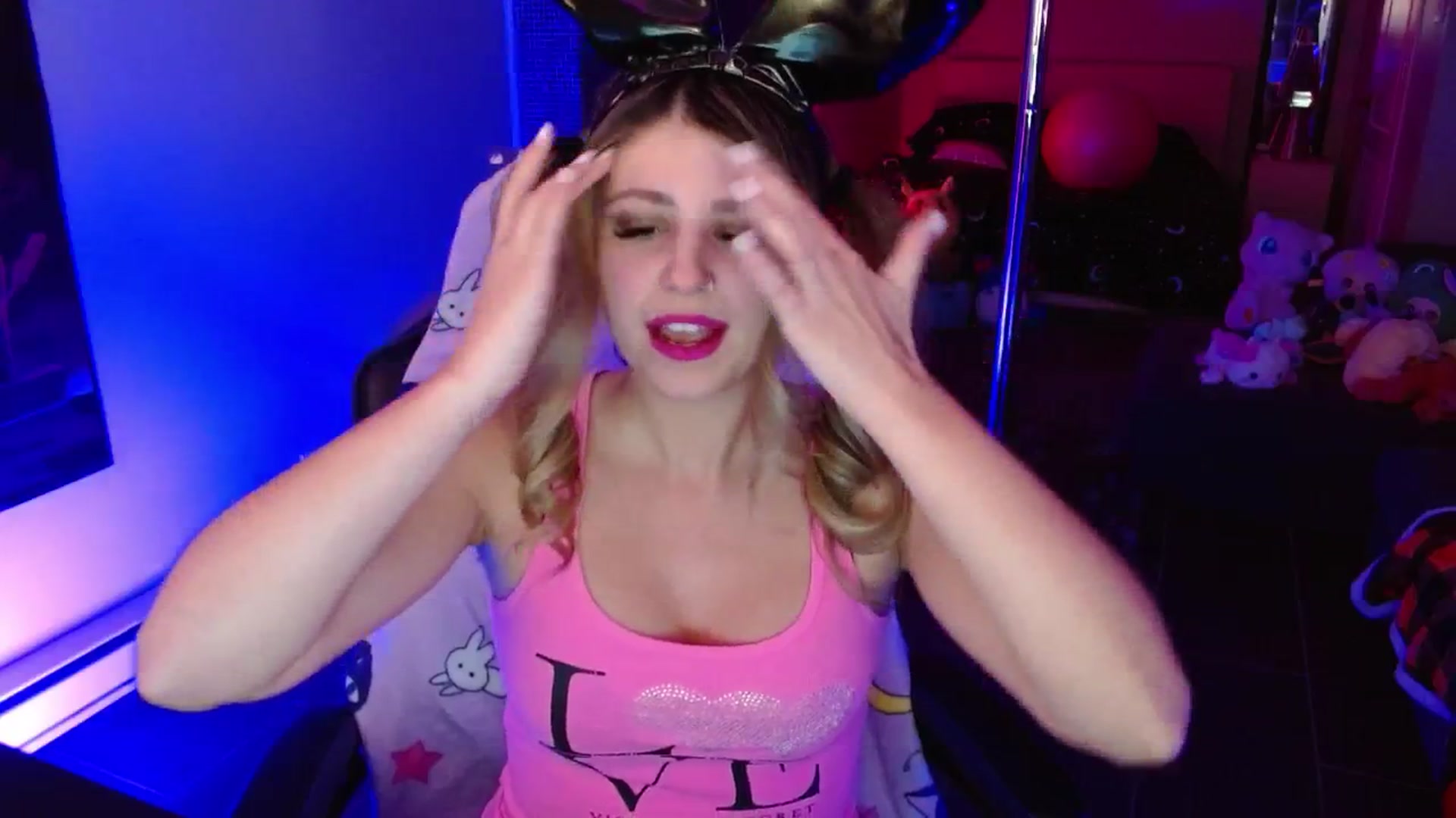 Gallery image thumbnail from Serafina's myfreecams stream on, 04/08/2026, 04:10 image 6 of 20