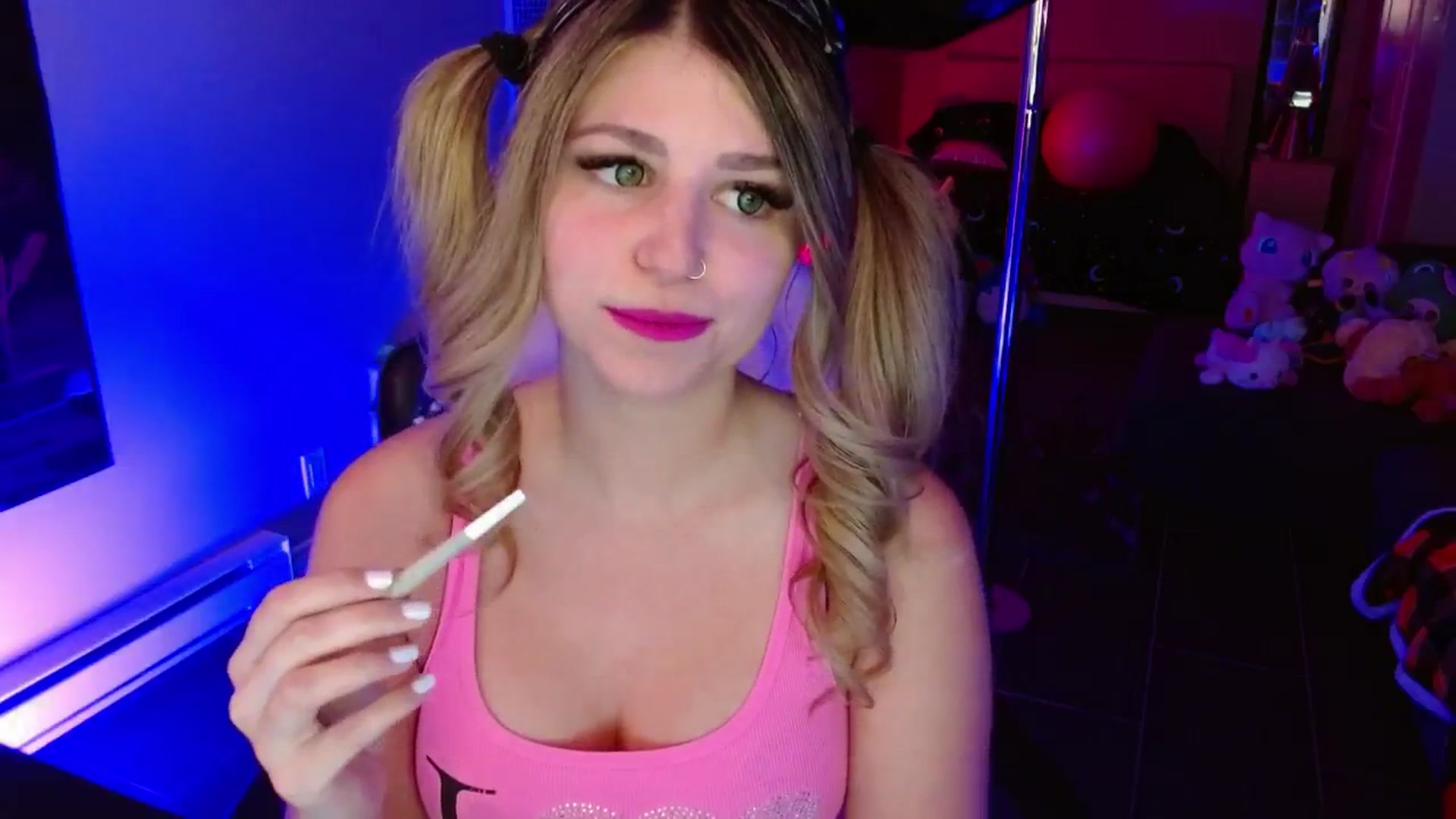Gallery image thumbnail from Serafina's myfreecams stream on, 04/08/2026, 04:10 image 7 of 20