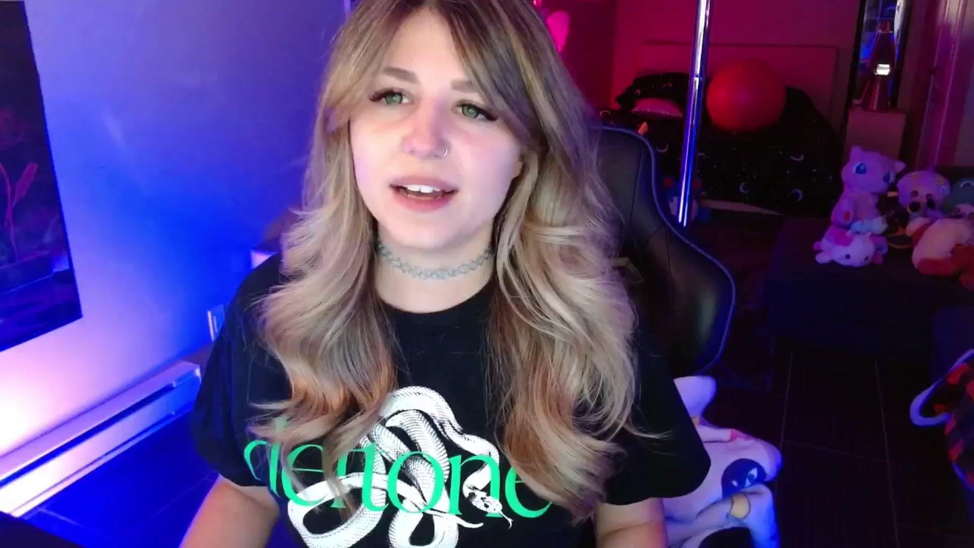 Gallery image thumbnail from Serafina's myfreecams stream on, 04/10/2026, 03:30 image 14 of 20