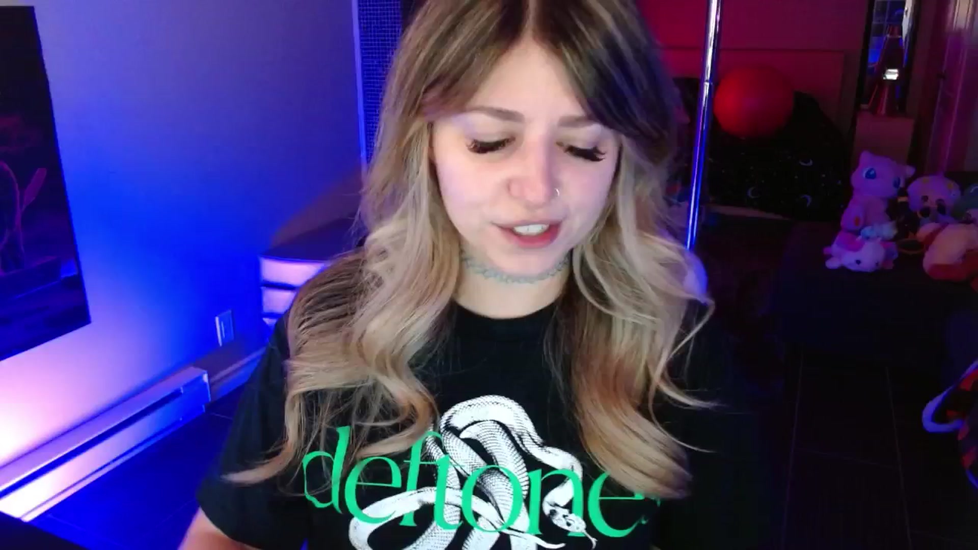 Gallery image thumbnail from Serafina's myfreecams stream on, 04/10/2026, 03:30 image 3 of 20