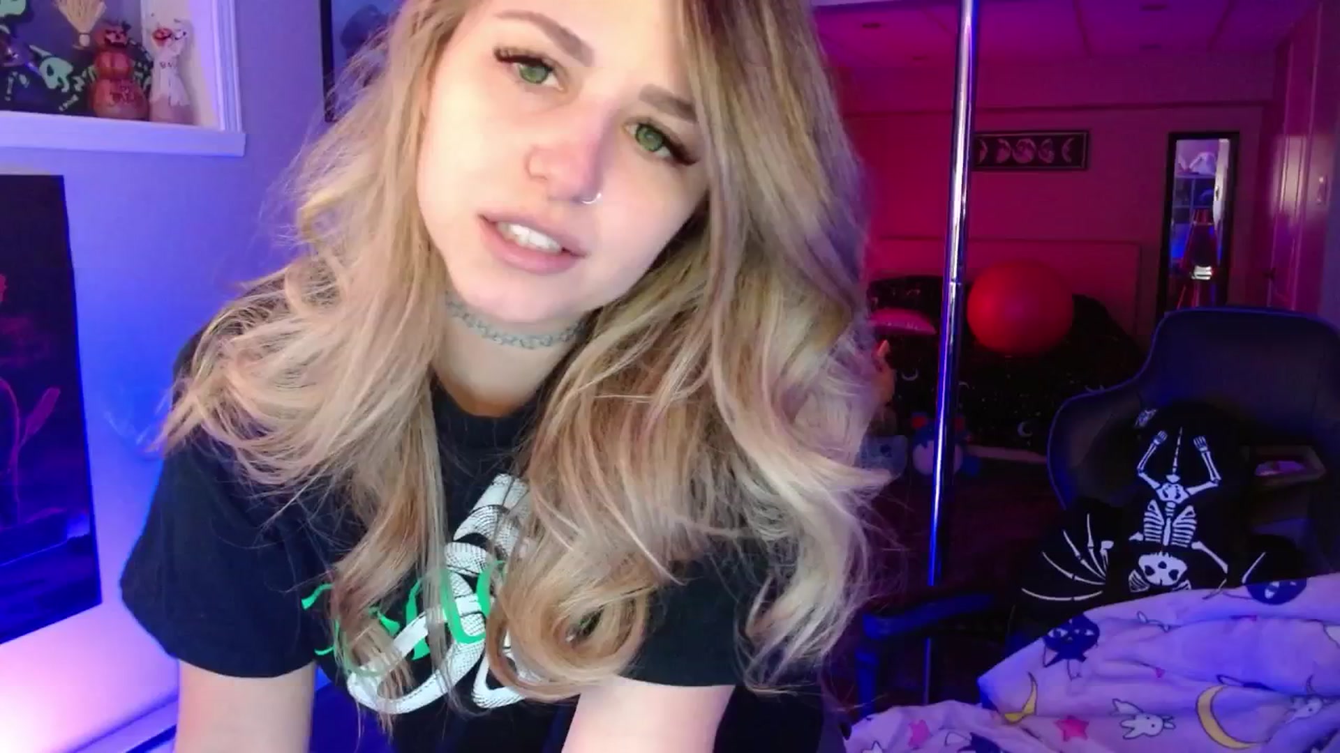 Gallery image thumbnail from Serafina's myfreecams stream on, 04/10/2026, 03:30 image 19 of 20