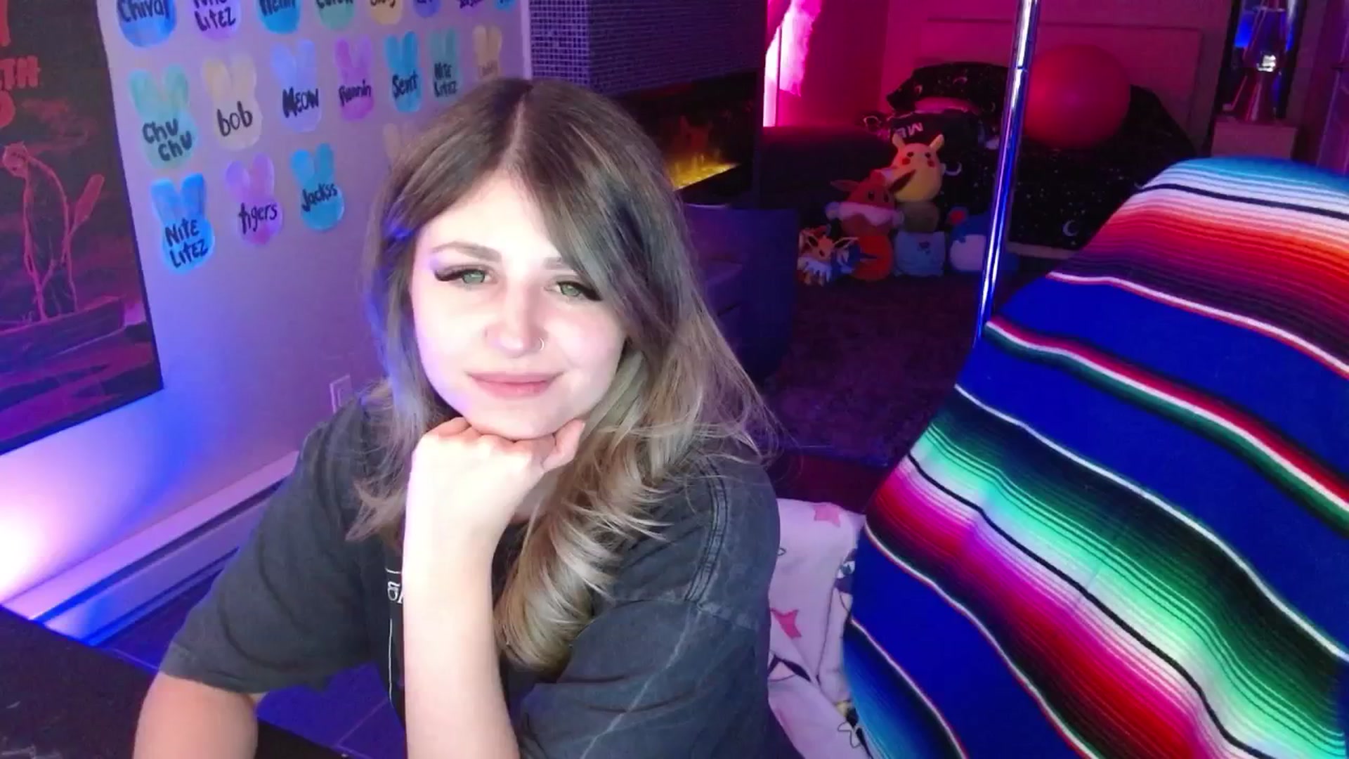 Gallery image thumbnail from Serafina's myfreecams stream on, 04/18/2026, 05:15 image 17 of 20