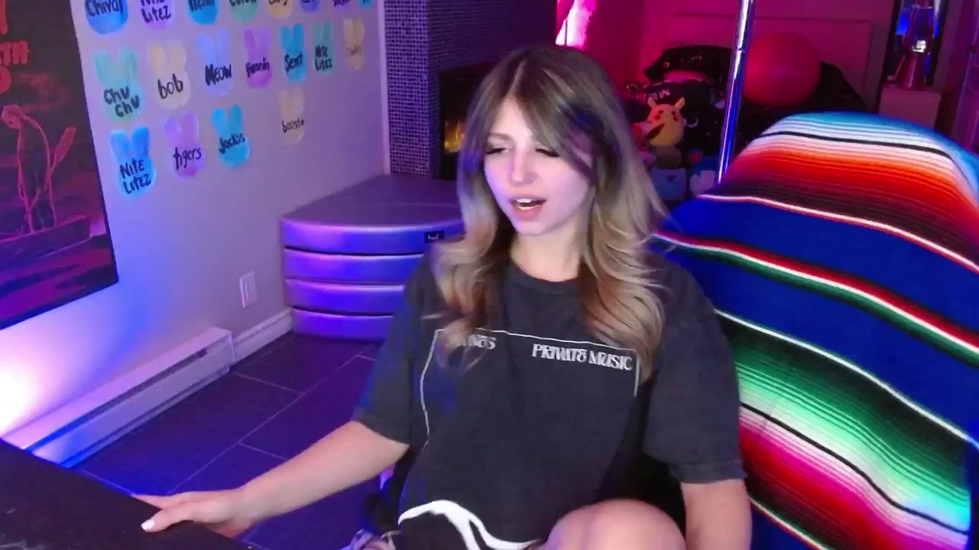 Gallery image thumbnail from Serafina's myfreecams stream on, 04/18/2026, 05:15 image 7 of 20