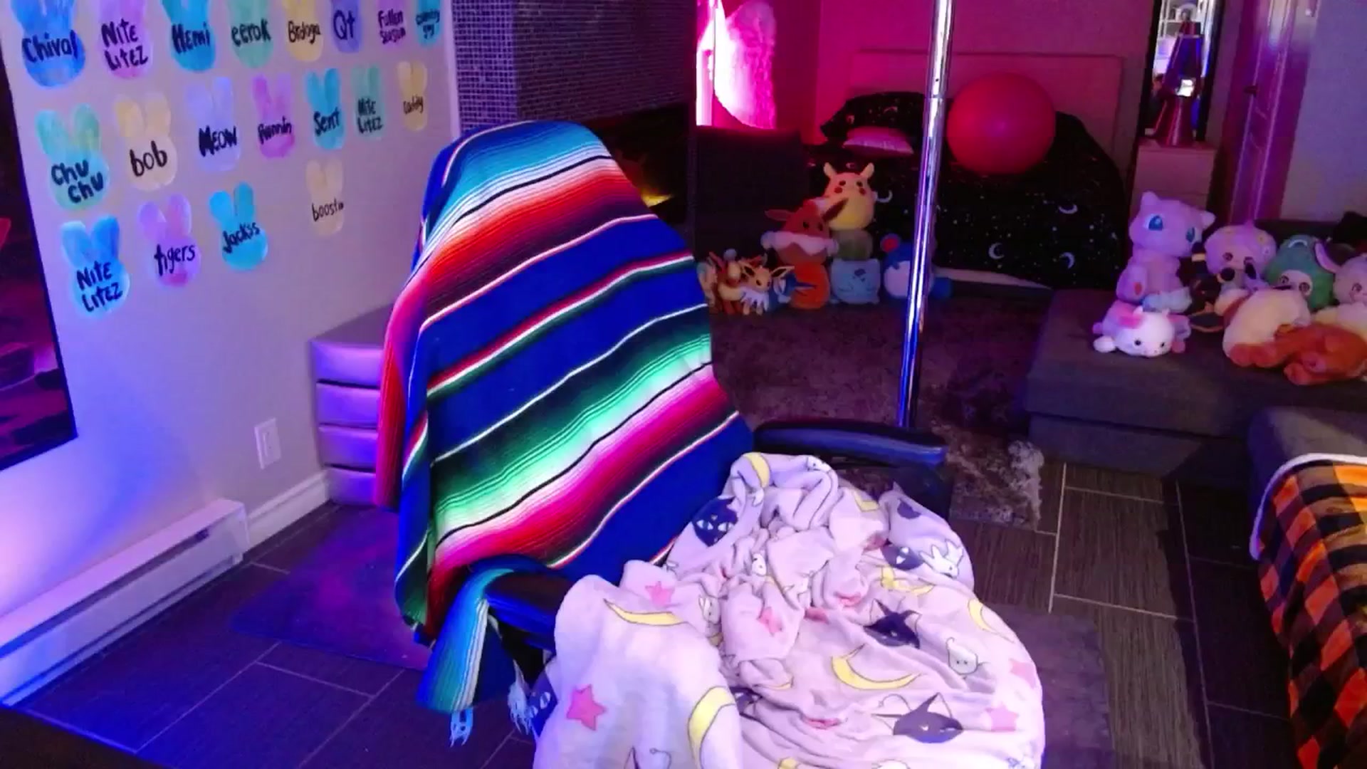 Gallery image thumbnail from Serafina's myfreecams stream on, 04/20/2026, 03:54 image 18 of 20