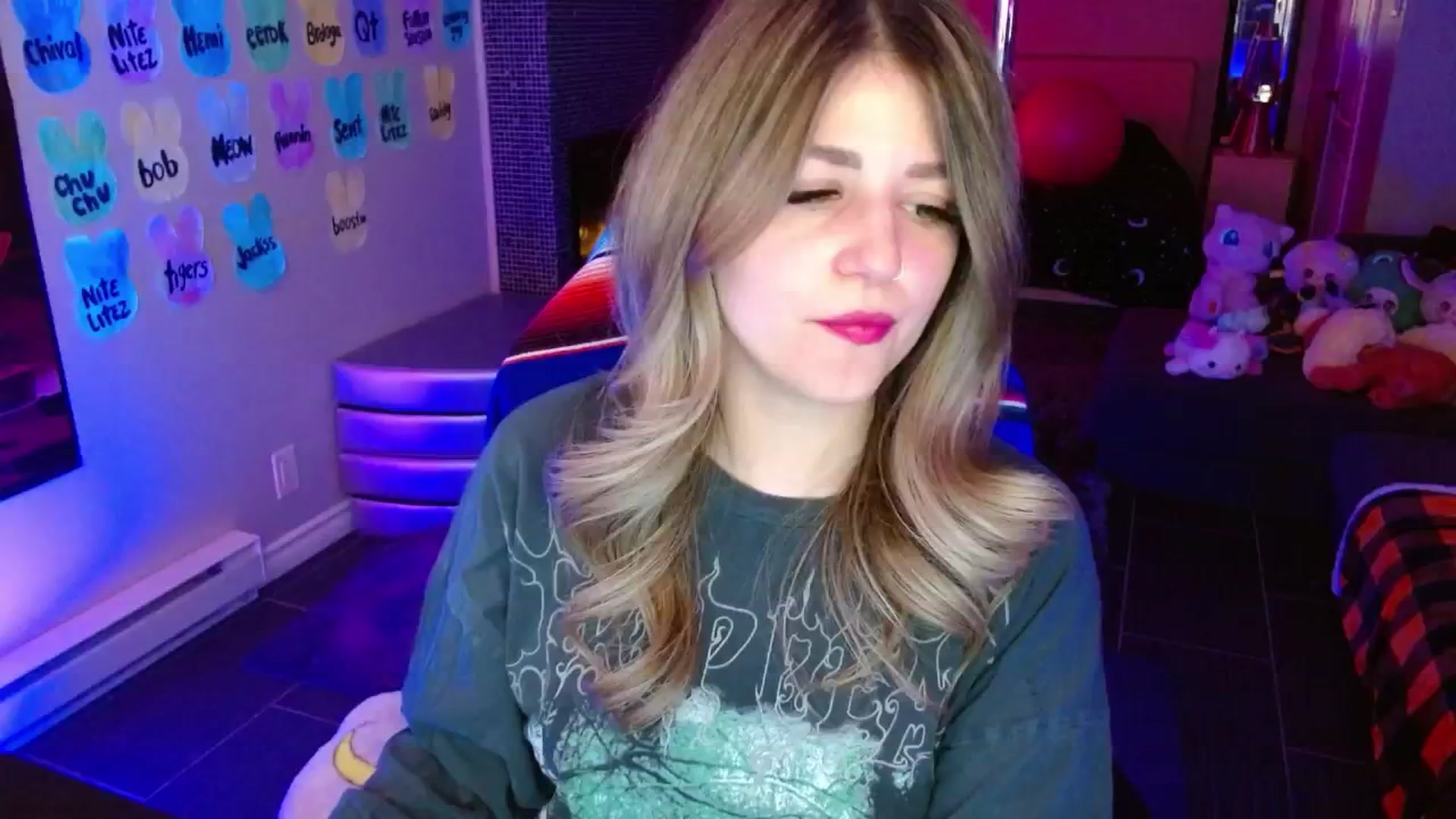 Gallery image thumbnail from Serafina's myfreecams stream on, 04/20/2026, 03:54 image 15 of 20